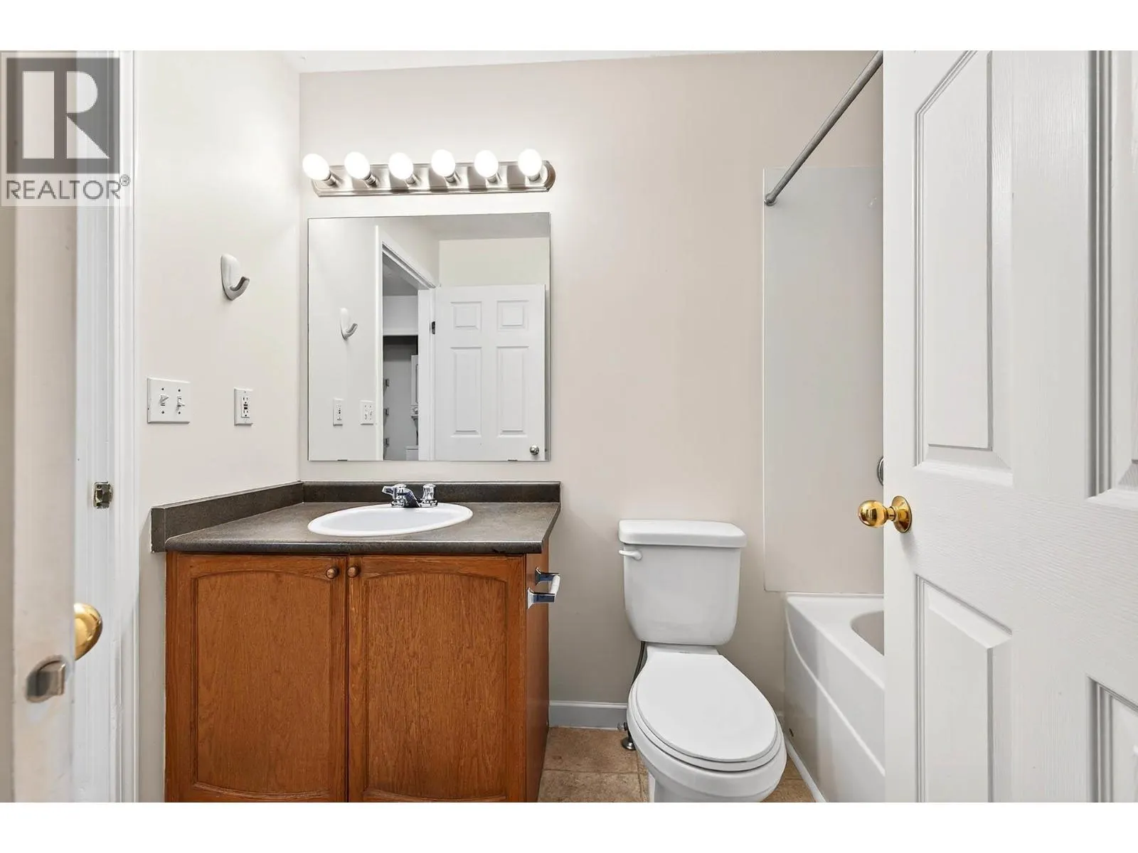 2050 Qu'Appelle Boulevard Unit# 7