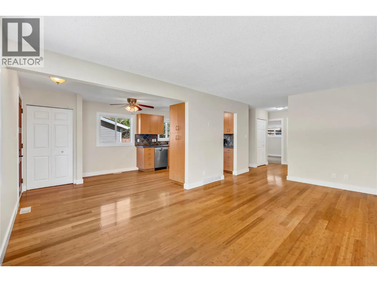 8299 PRAIRIE VALLEY Road