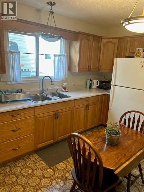 3537 Lakeshore Road