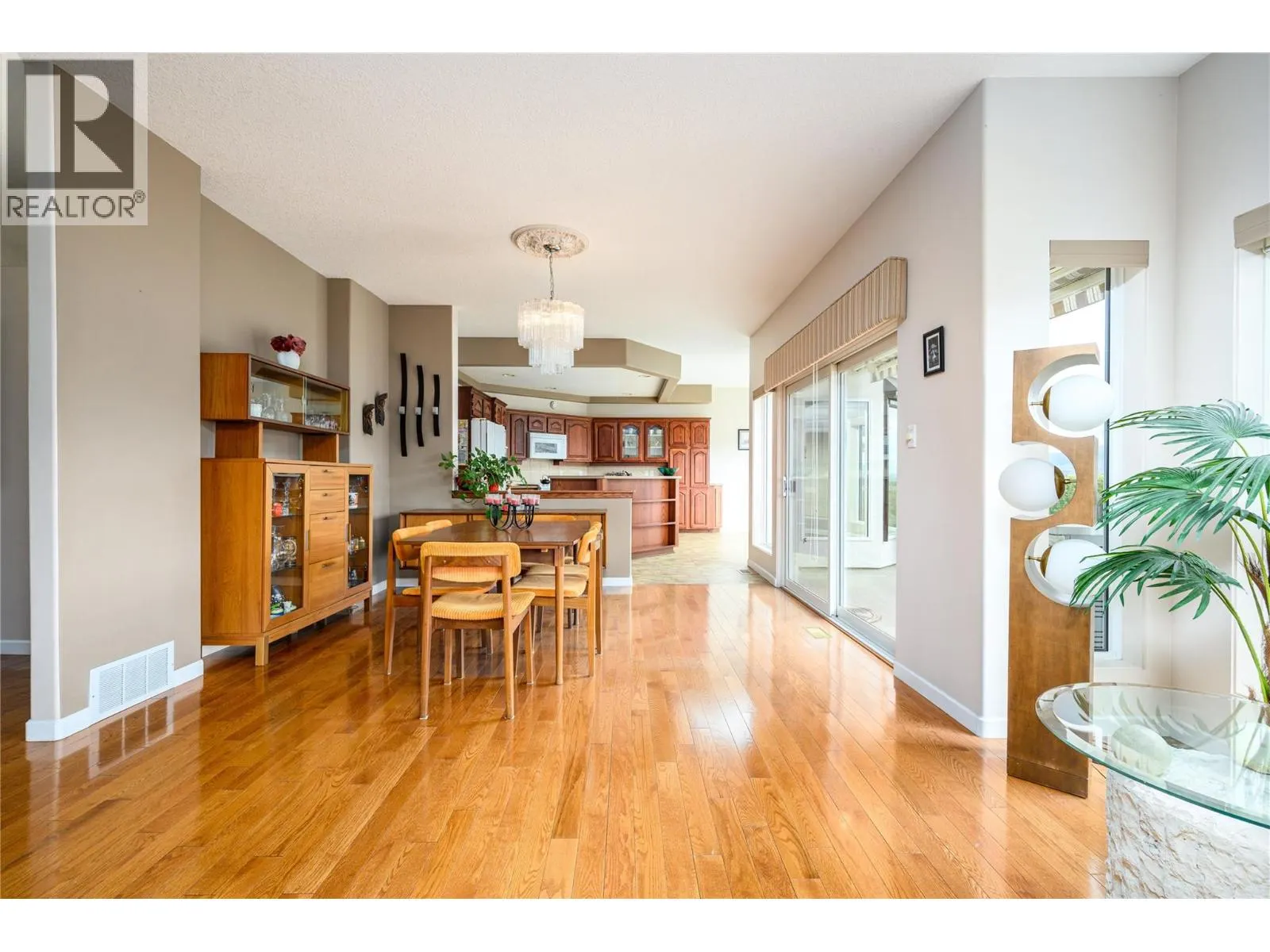 305 Country Estate Place