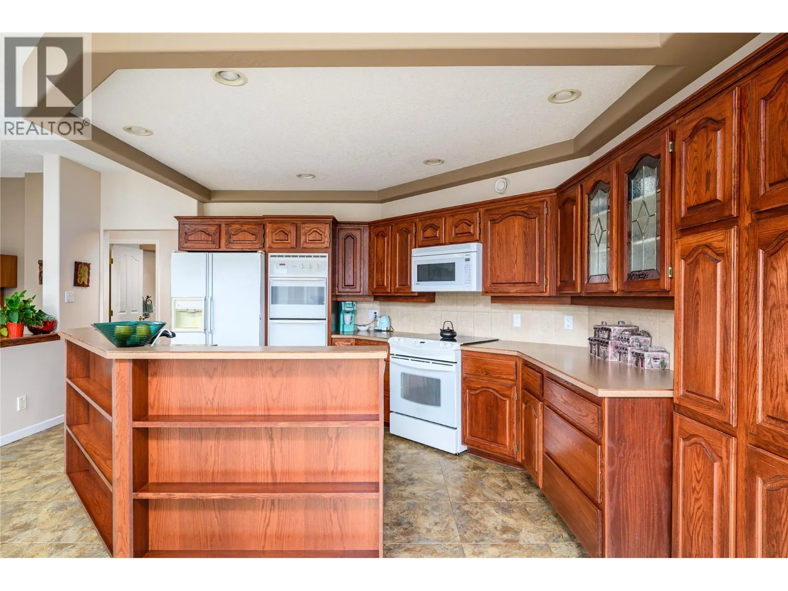 305 Country Estate Place