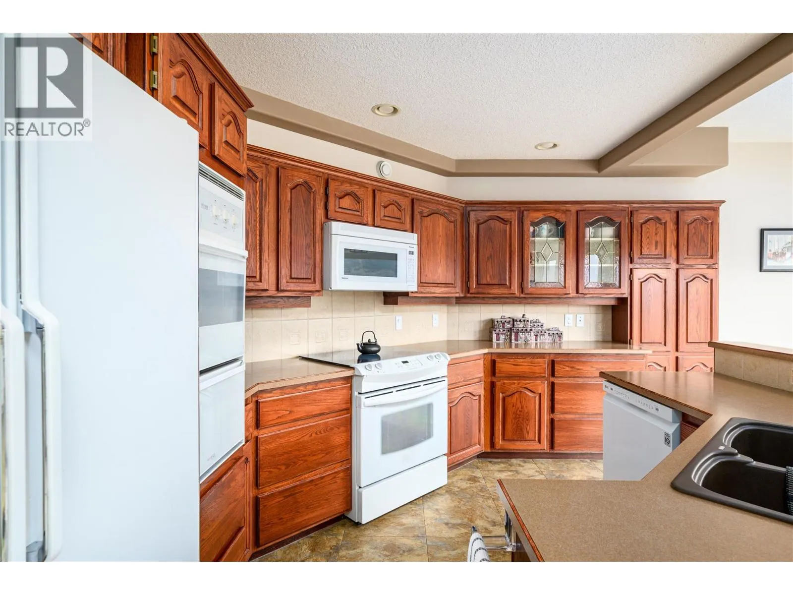 305 Country Estate Place