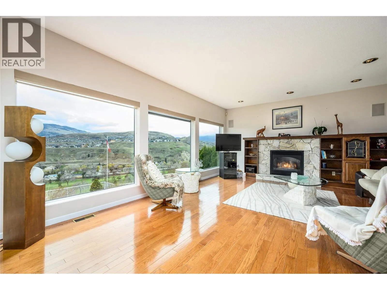305 Country Estate Place