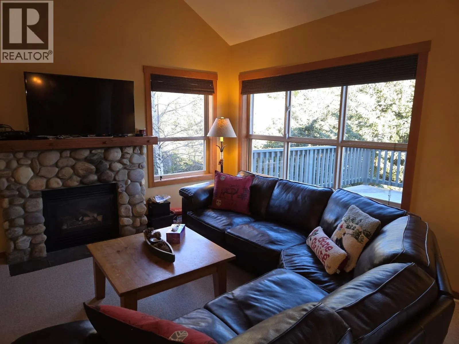 2075 Summit Drive Unit# 19
