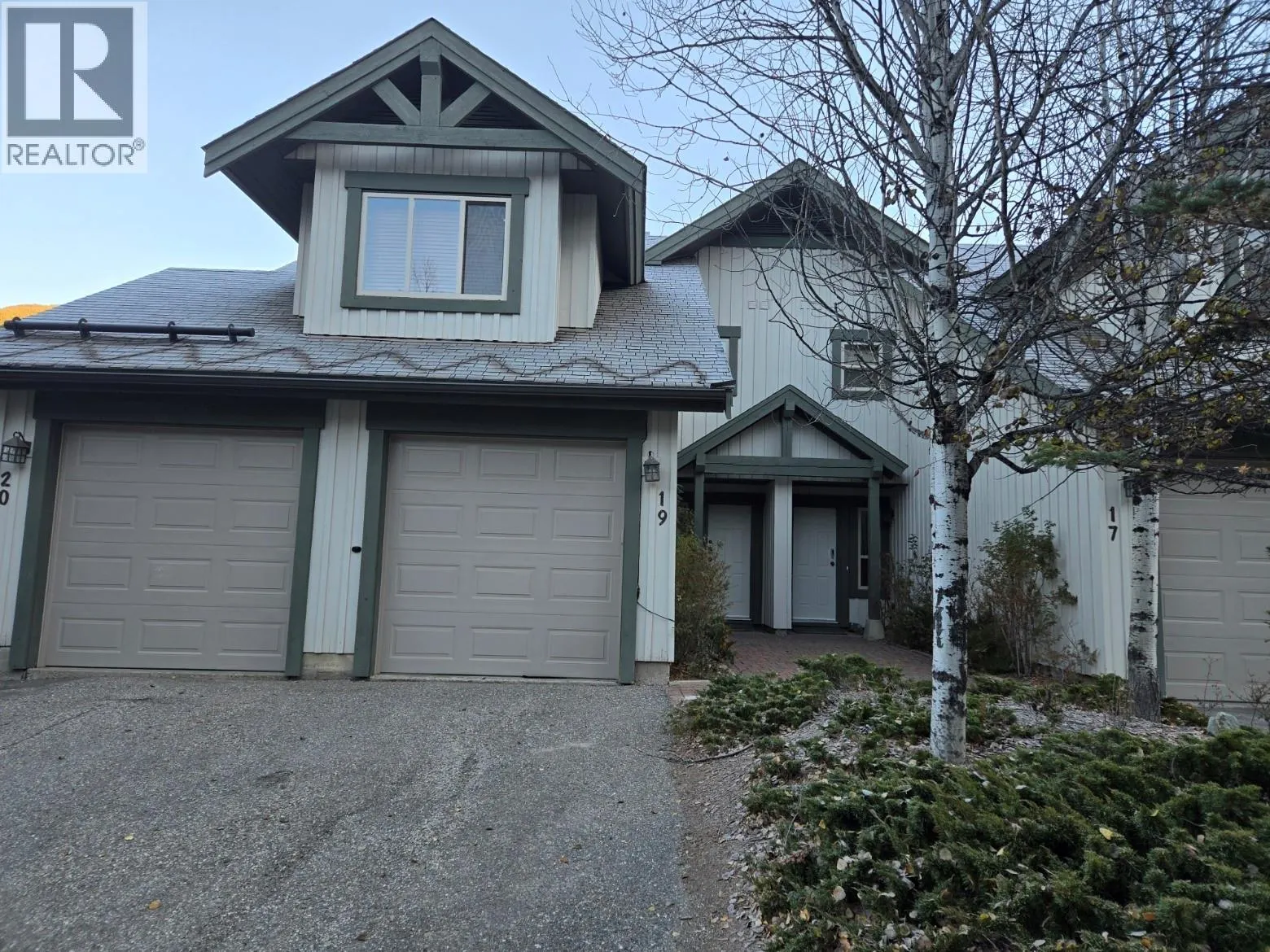 2075 Summit Drive Unit# 19