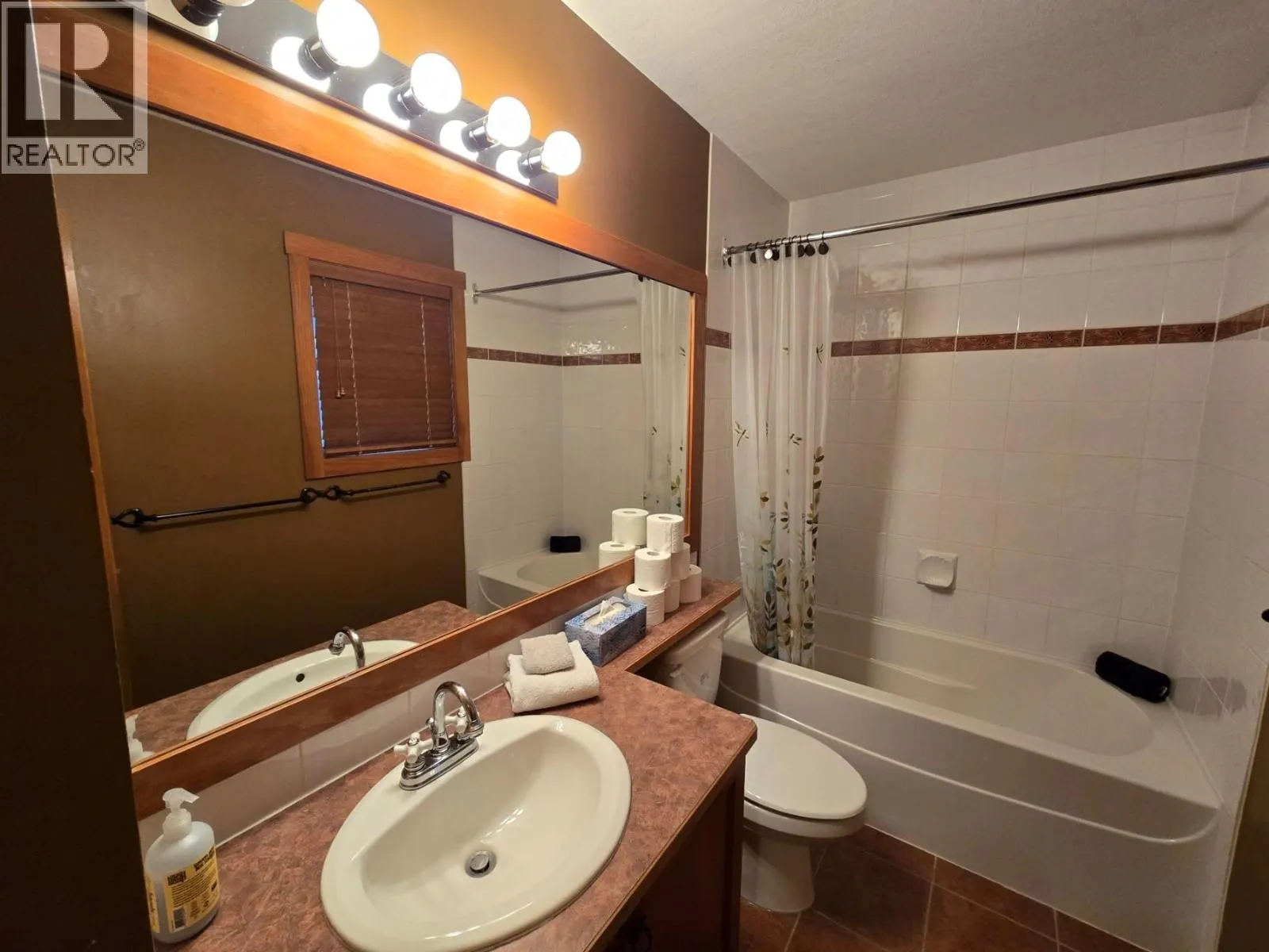 2075 Summit Drive Unit# 19