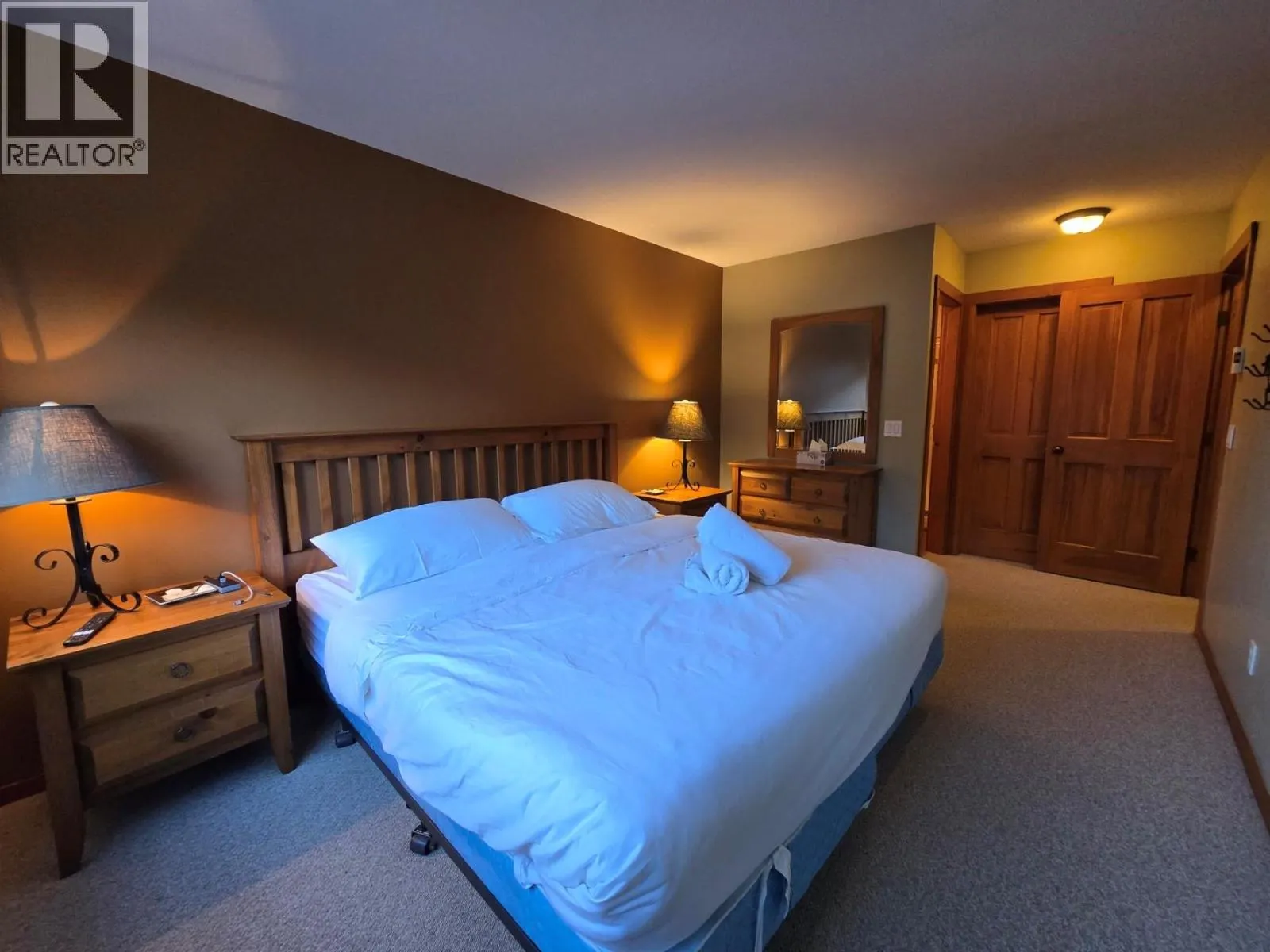 2075 Summit Drive Unit# 19