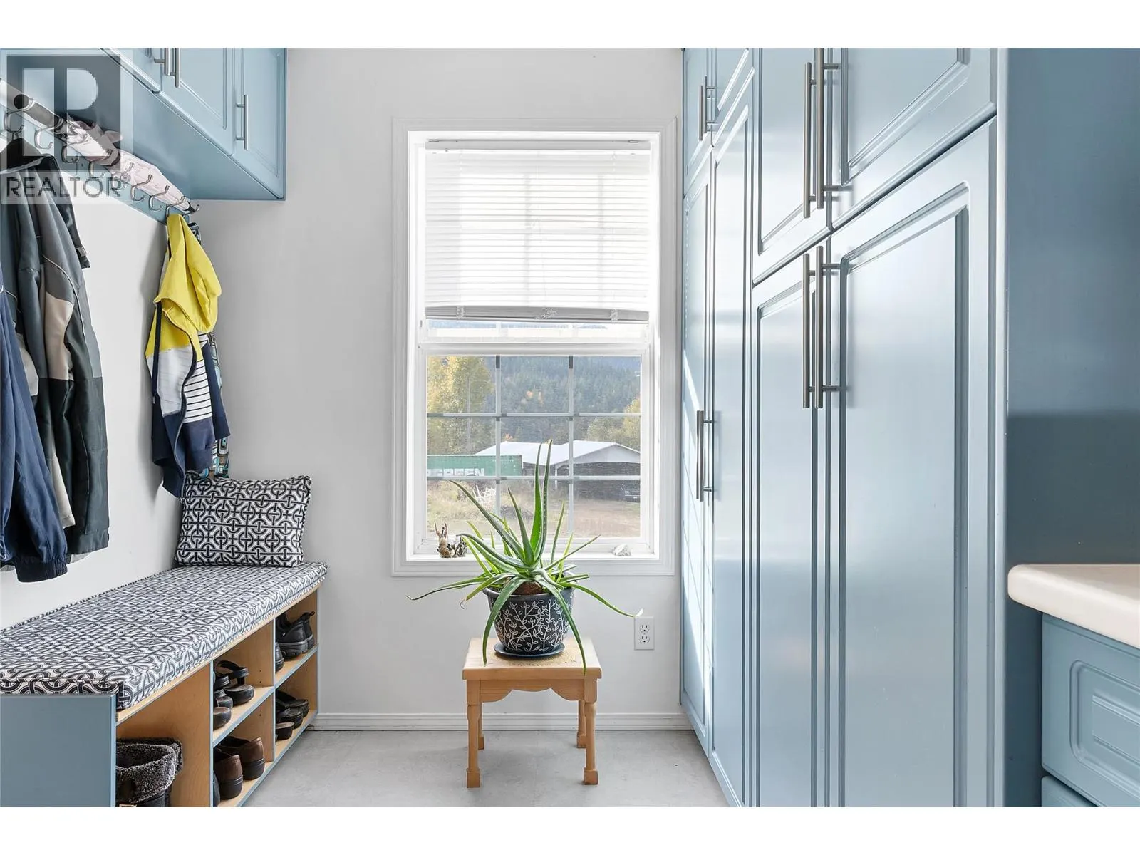 1277 Mountain View Road