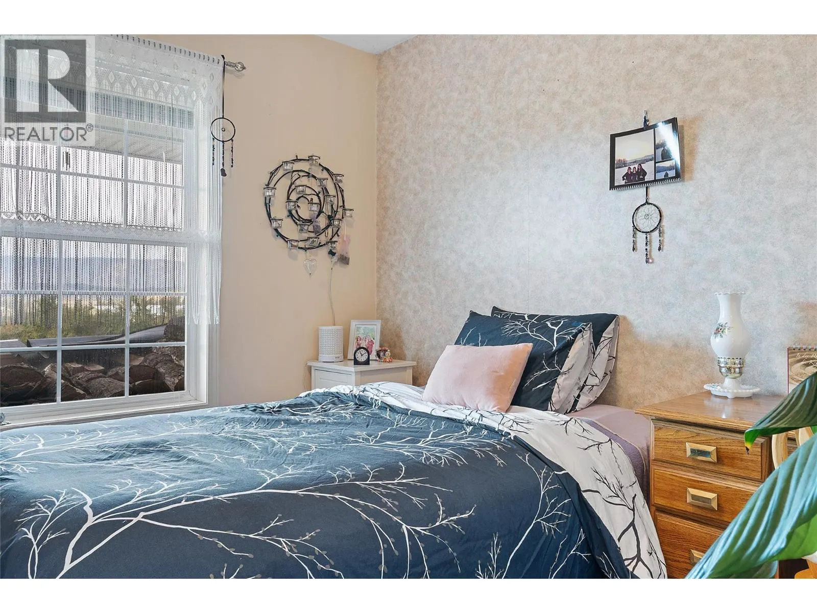 1277 Mountain View Road