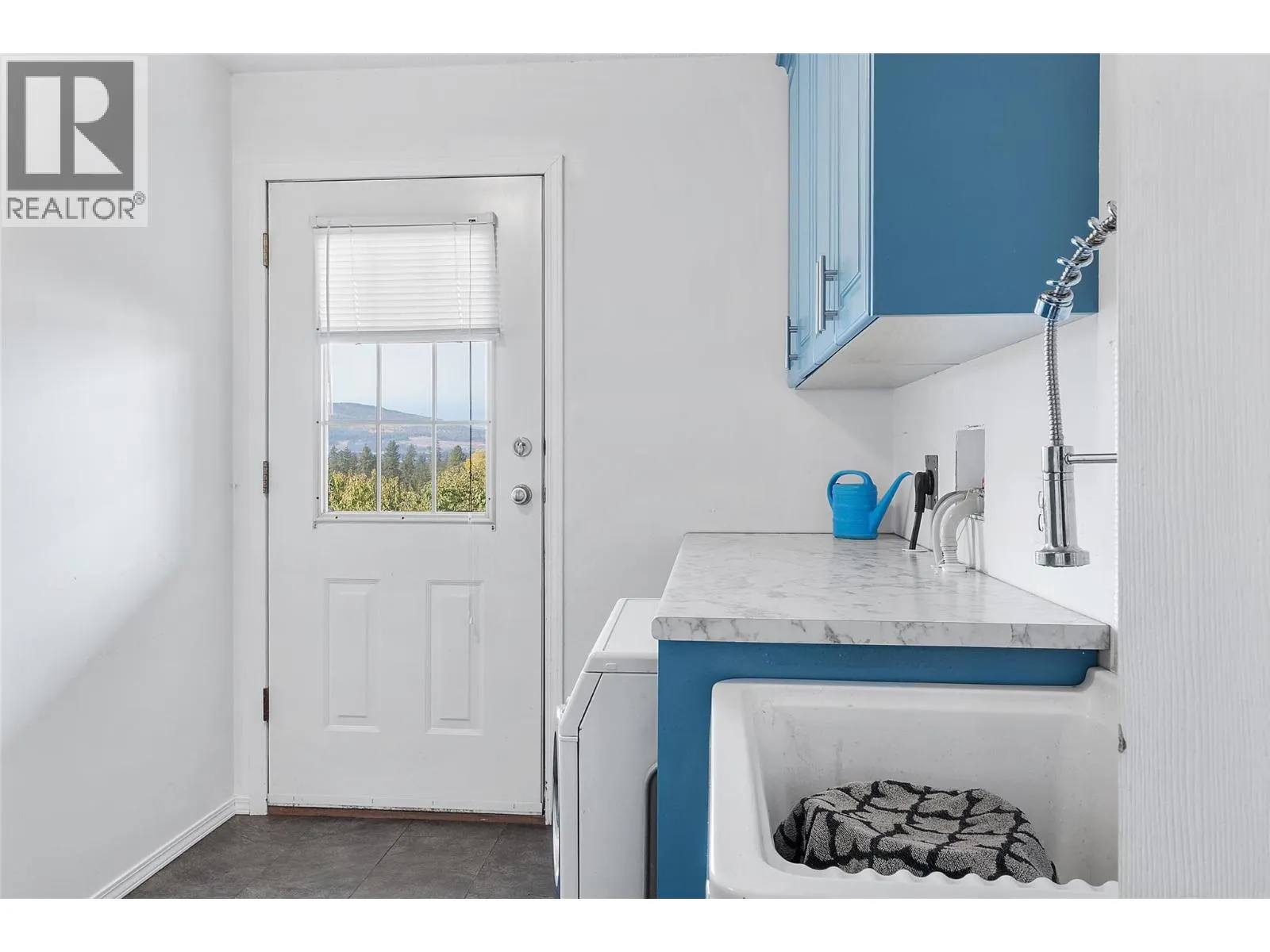 1277 Mountain View Road