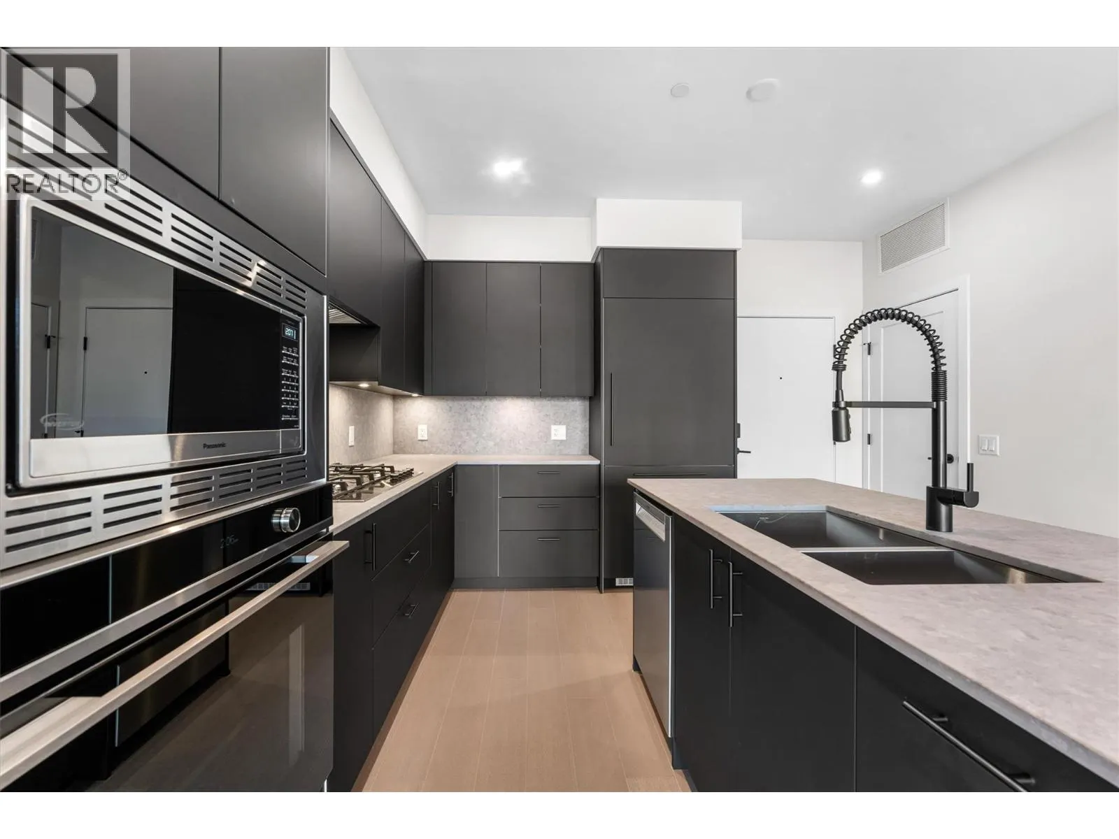 9654 Benchland Road Unit# 407