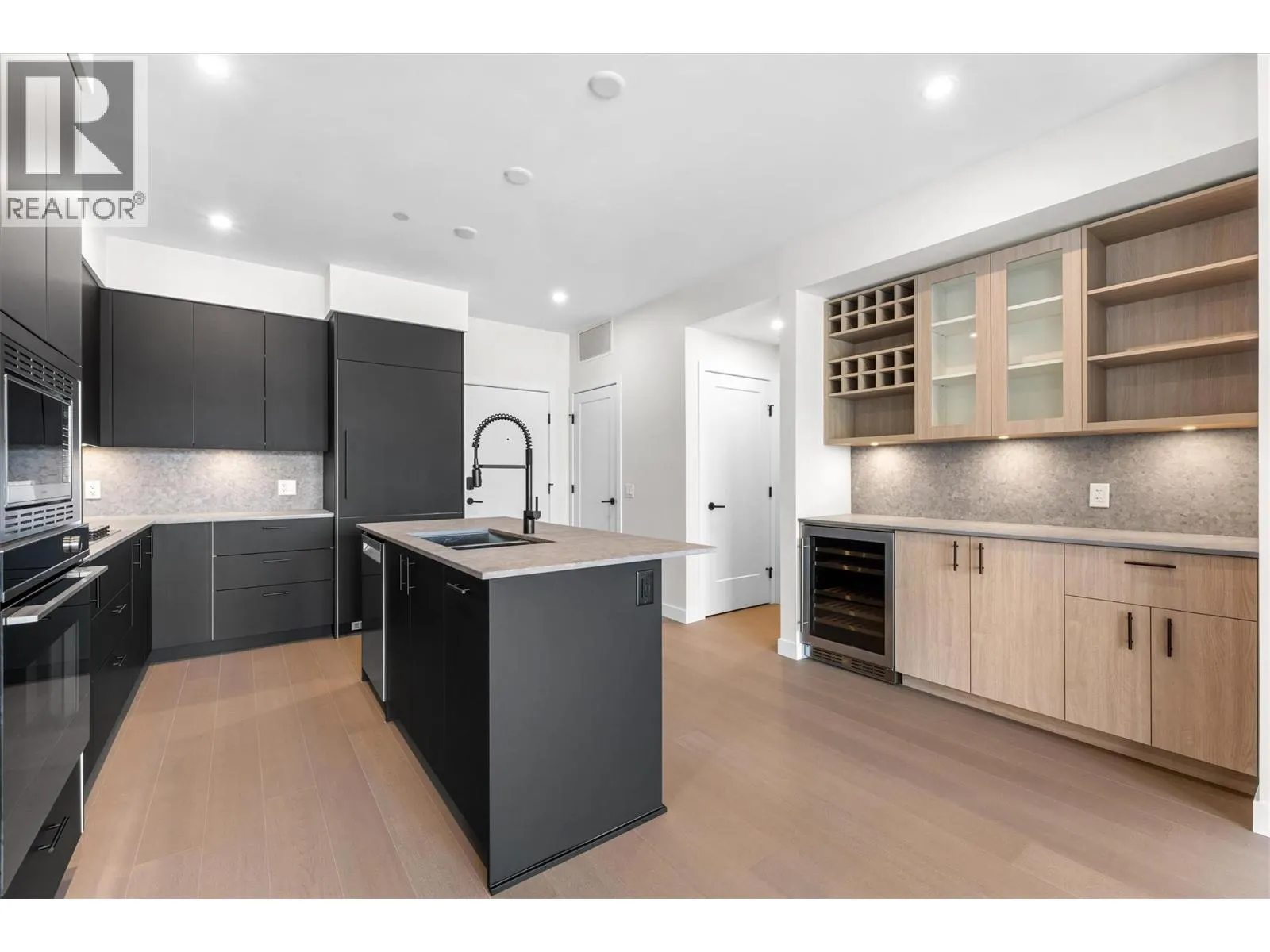 9654 Benchland Road Unit# 407