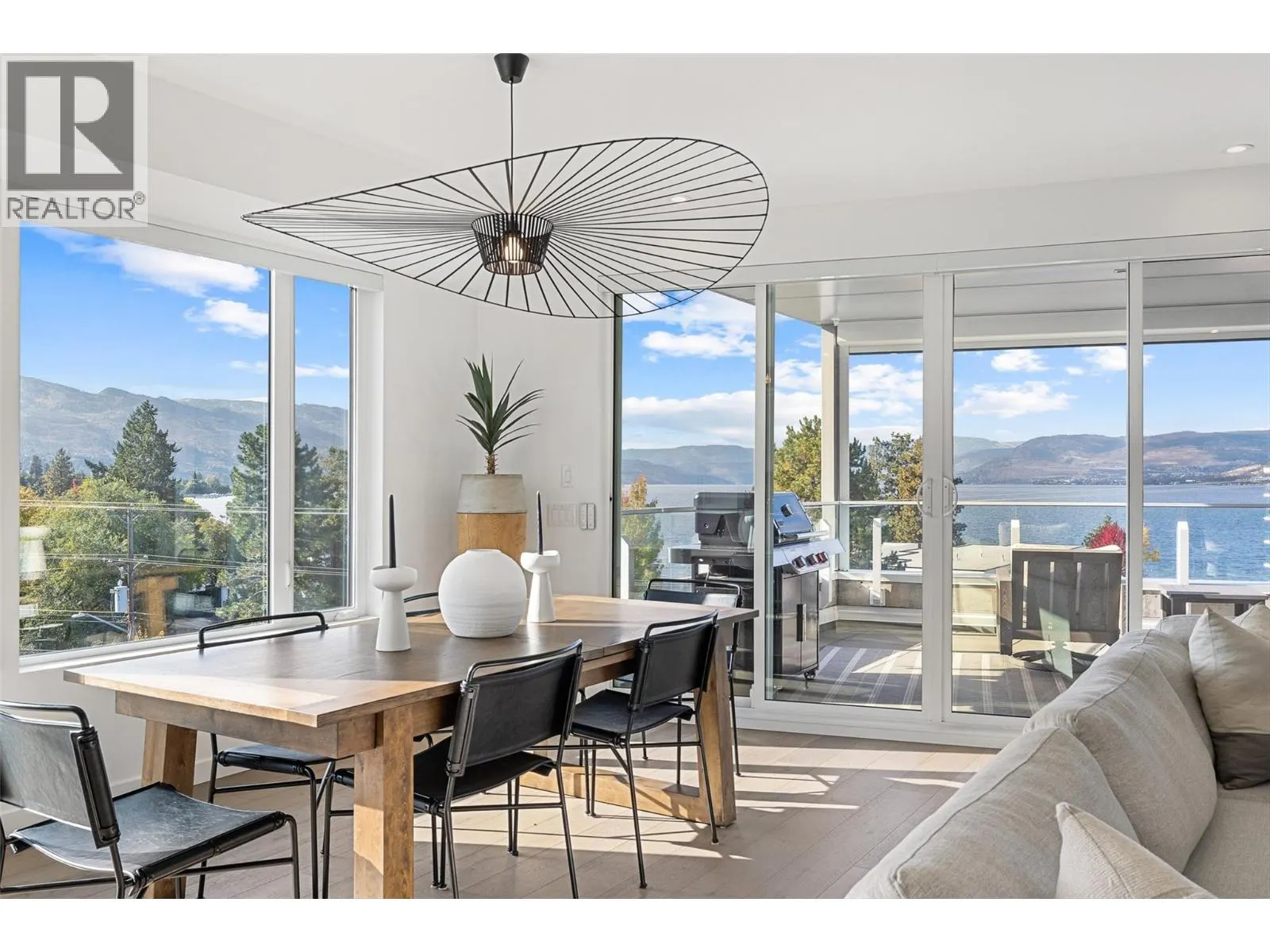 4071 Lakeshore Road Unit# 402