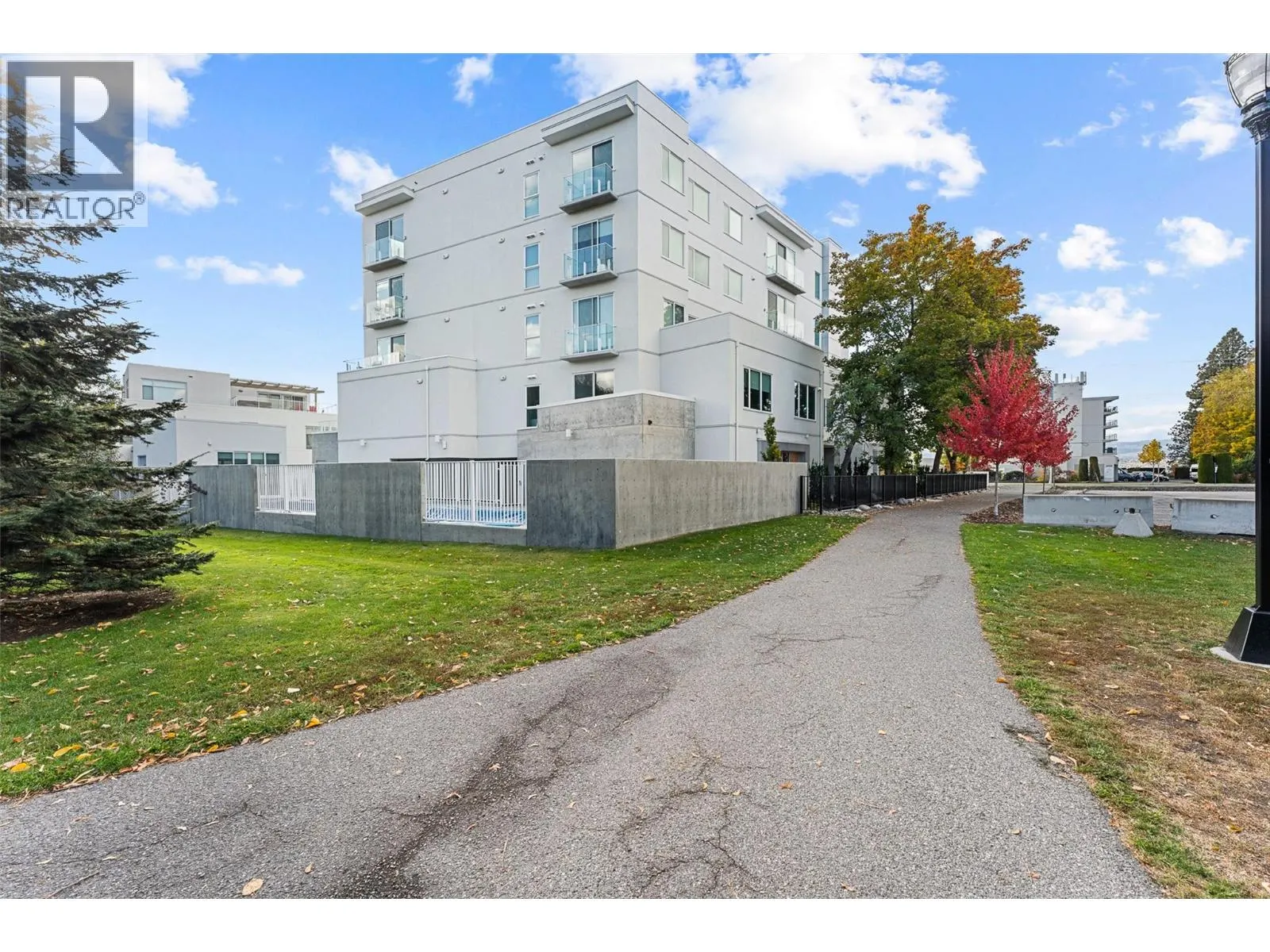 4071 Lakeshore Road Unit# 402