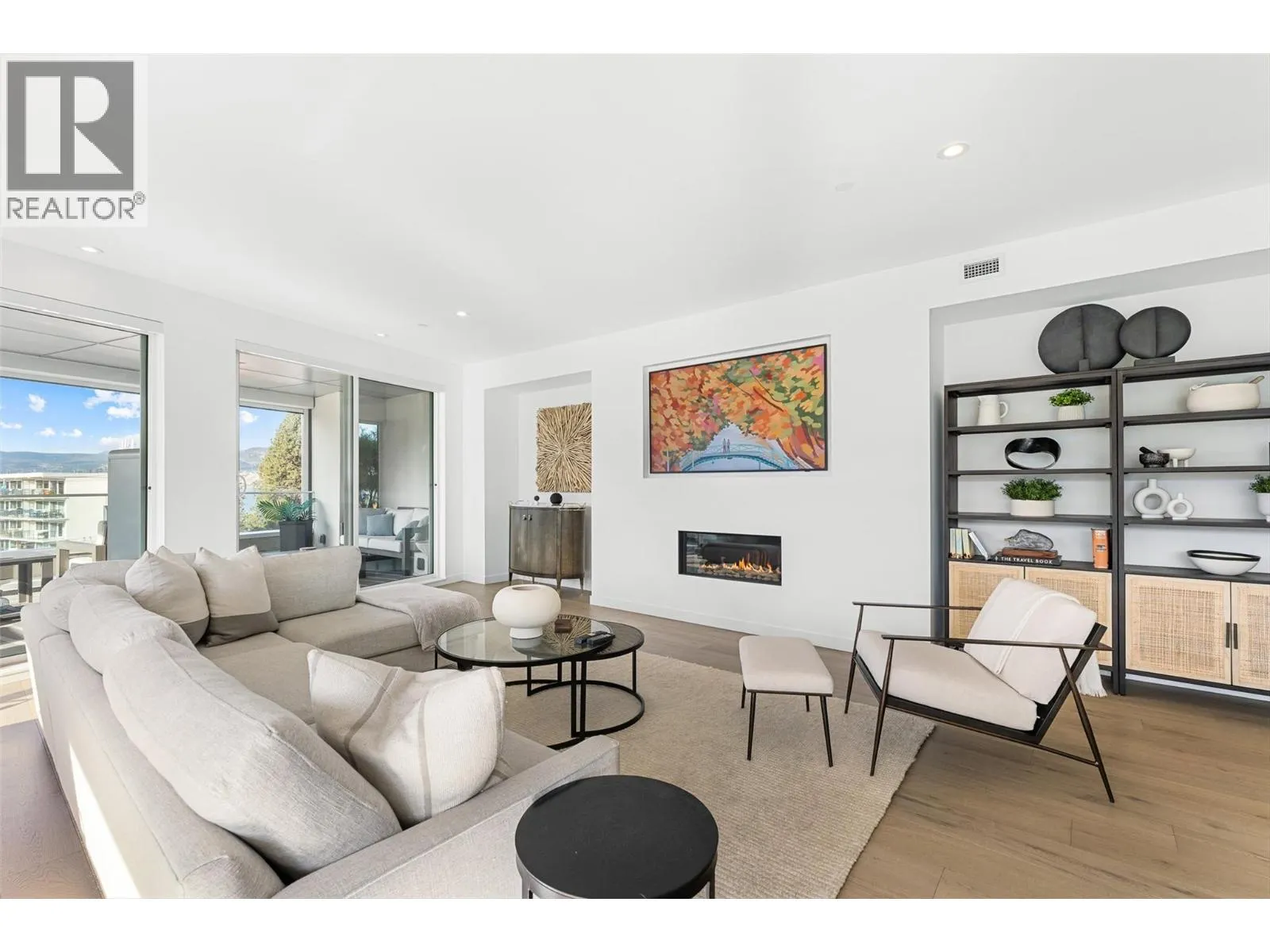 4071 Lakeshore Road Unit# 402