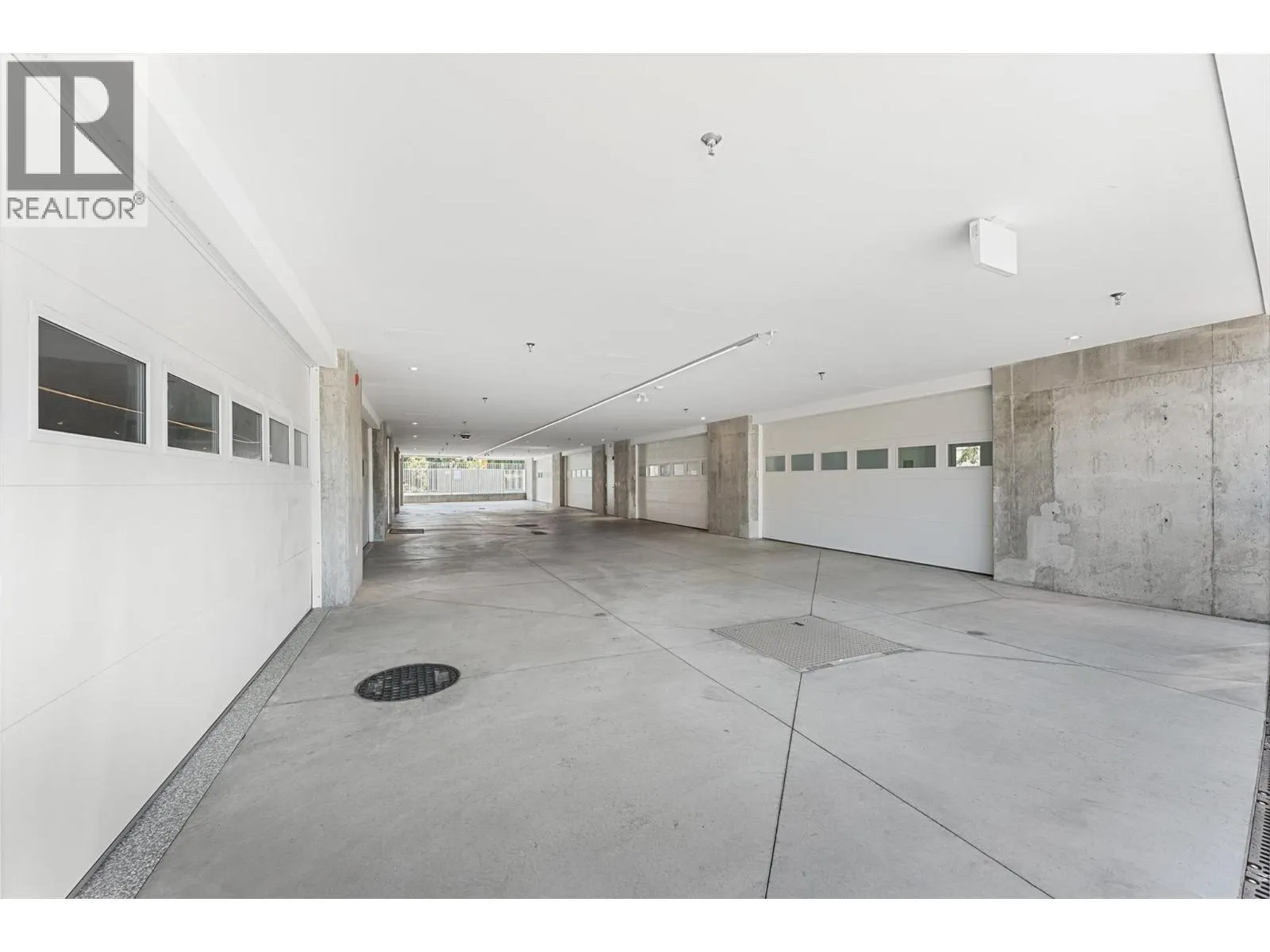 4071 Lakeshore Road Unit# 402