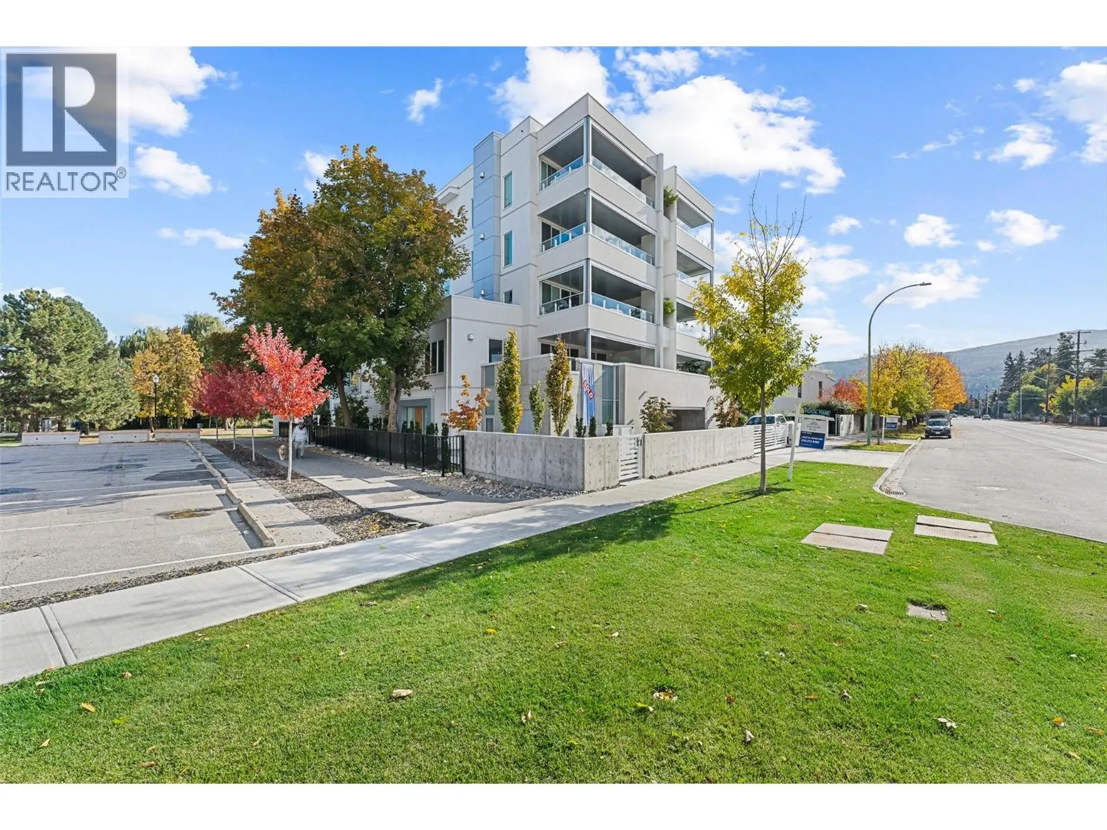 4071 Lakeshore Road Unit# 402