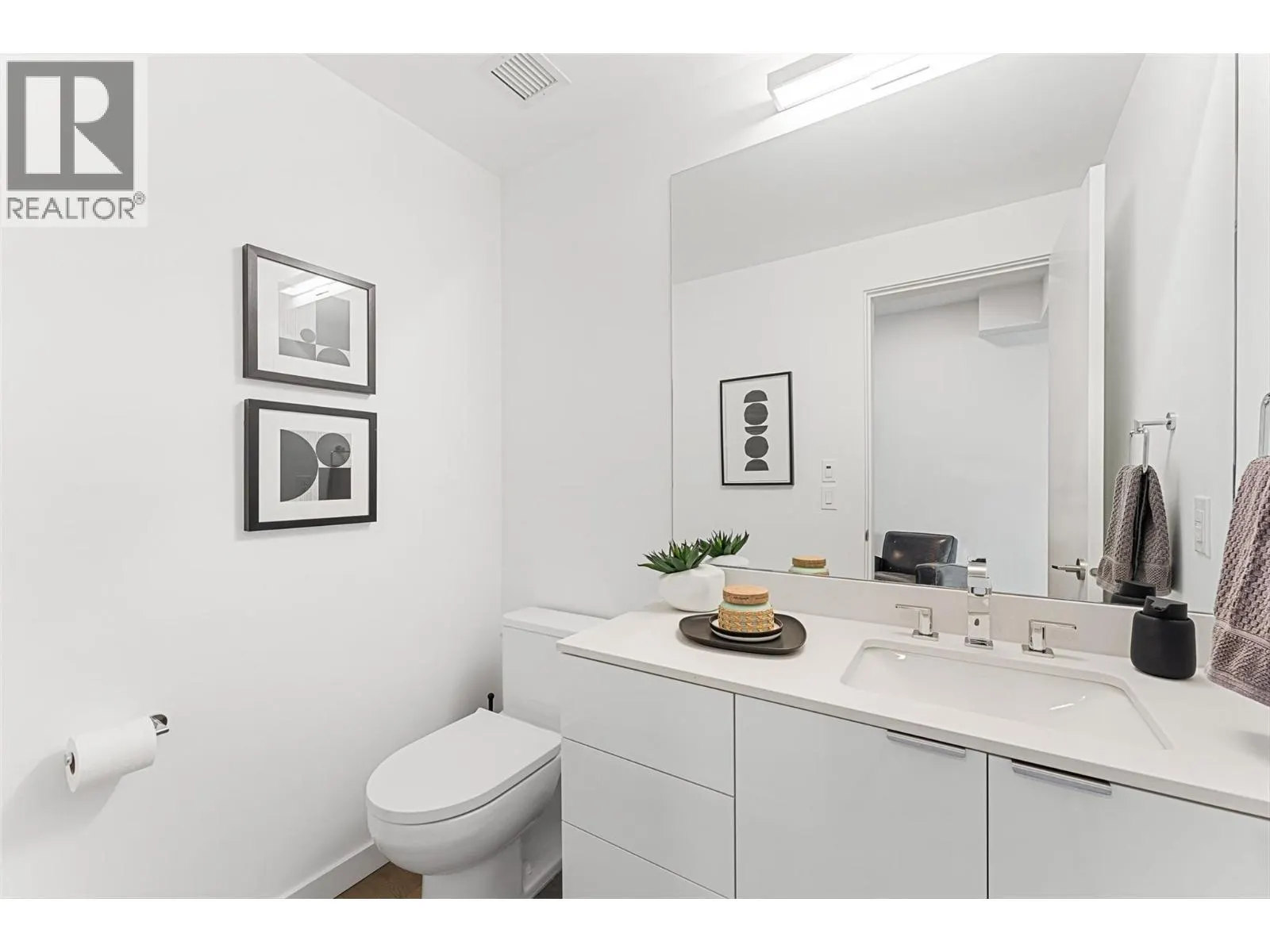 4071 Lakeshore Road Unit# 402