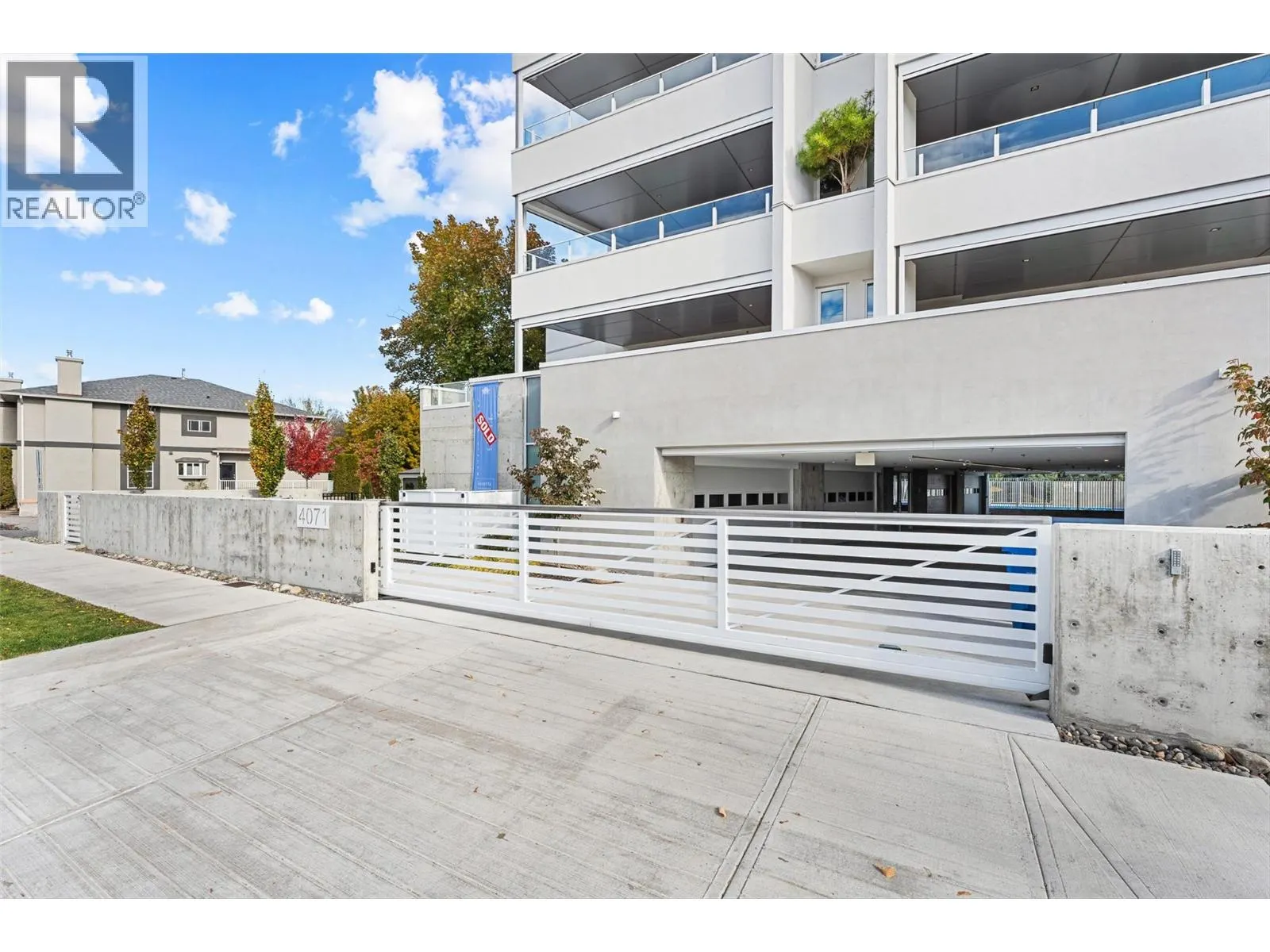 4071 Lakeshore Road Unit# 402