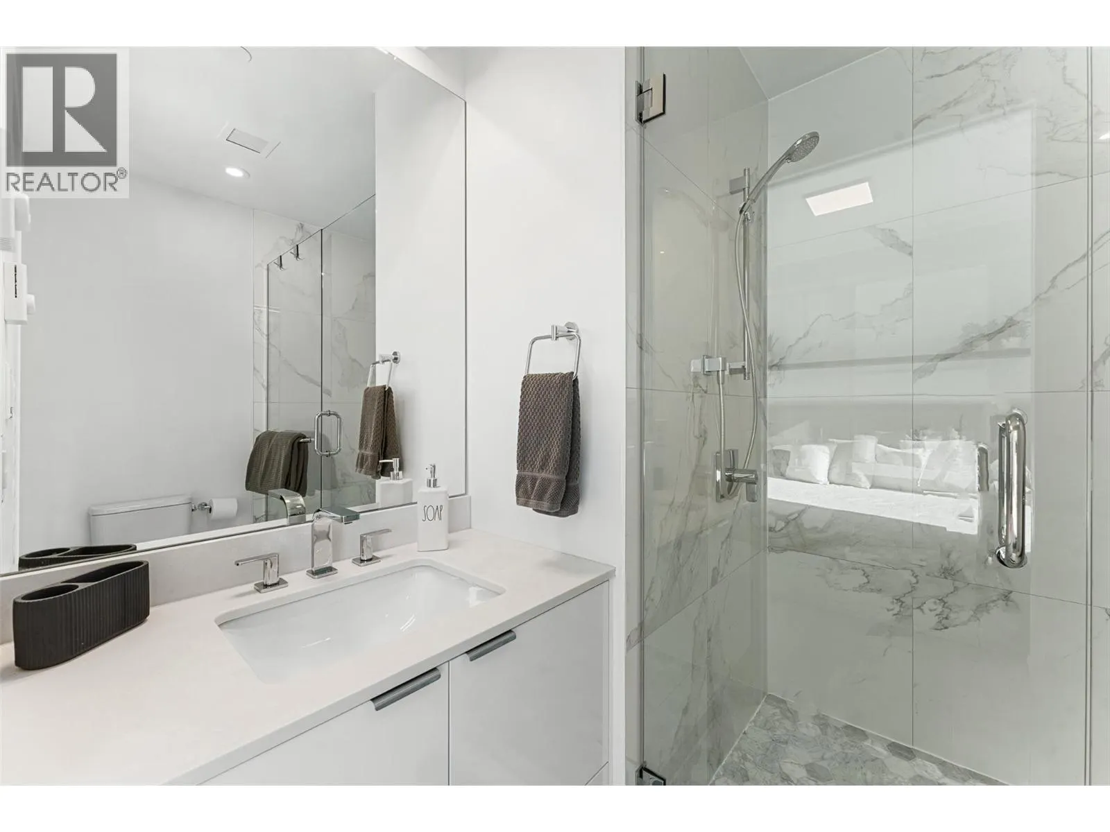 4071 Lakeshore Road Unit# 402