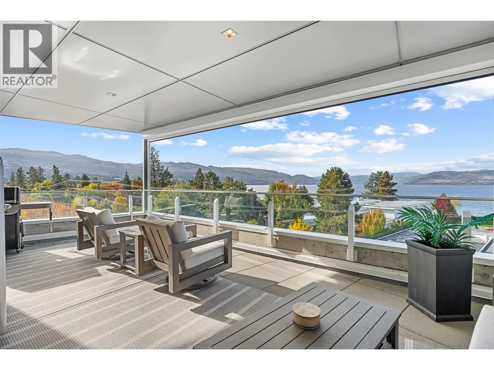 4071 Lakeshore Road Unit# 402