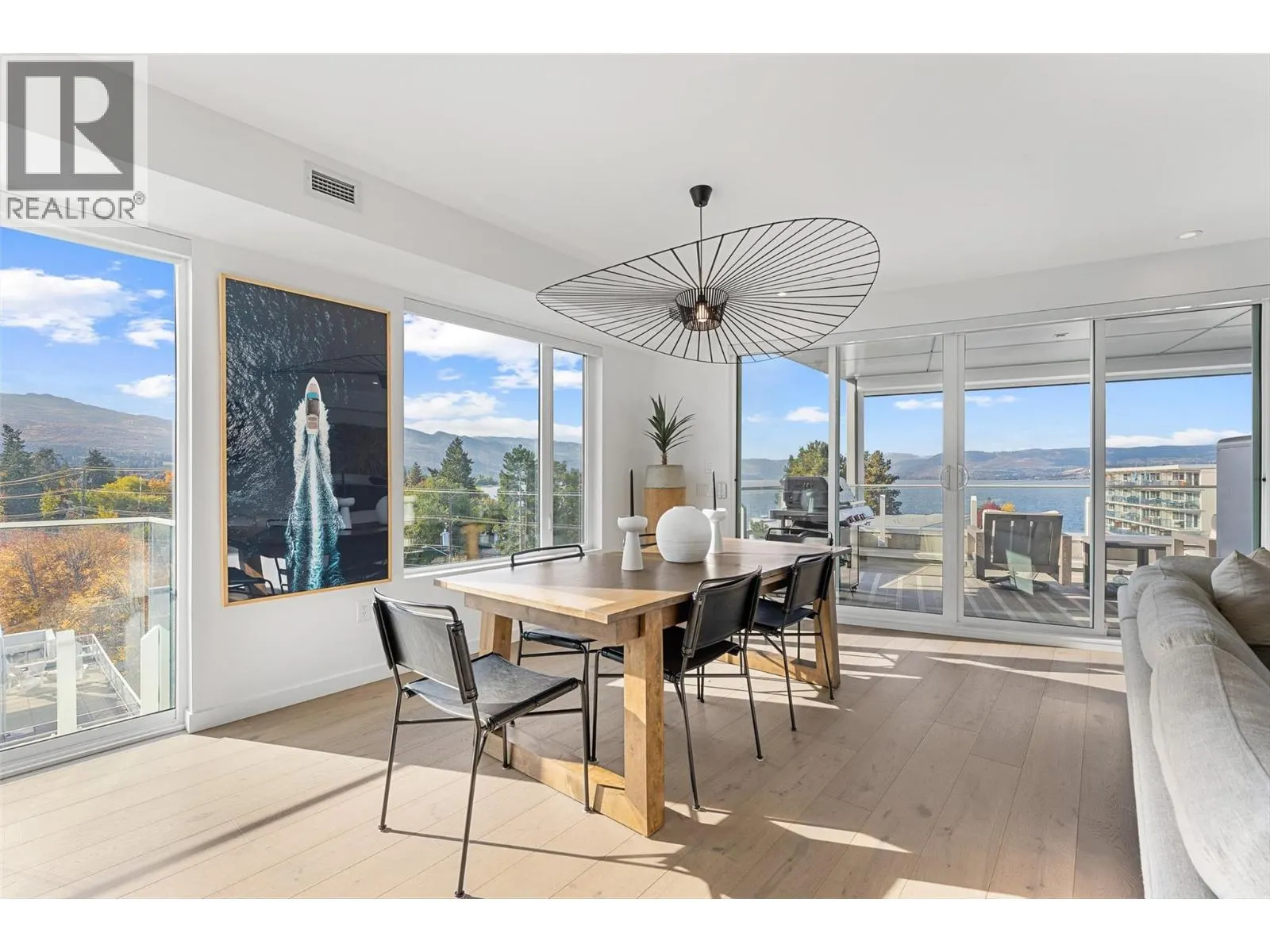 4071 Lakeshore Road Unit# 402