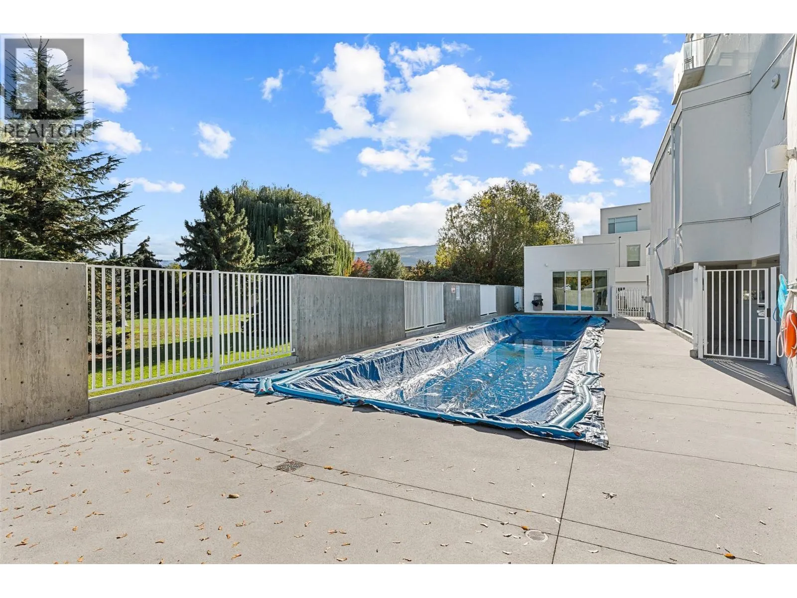 4071 Lakeshore Road Unit# 402