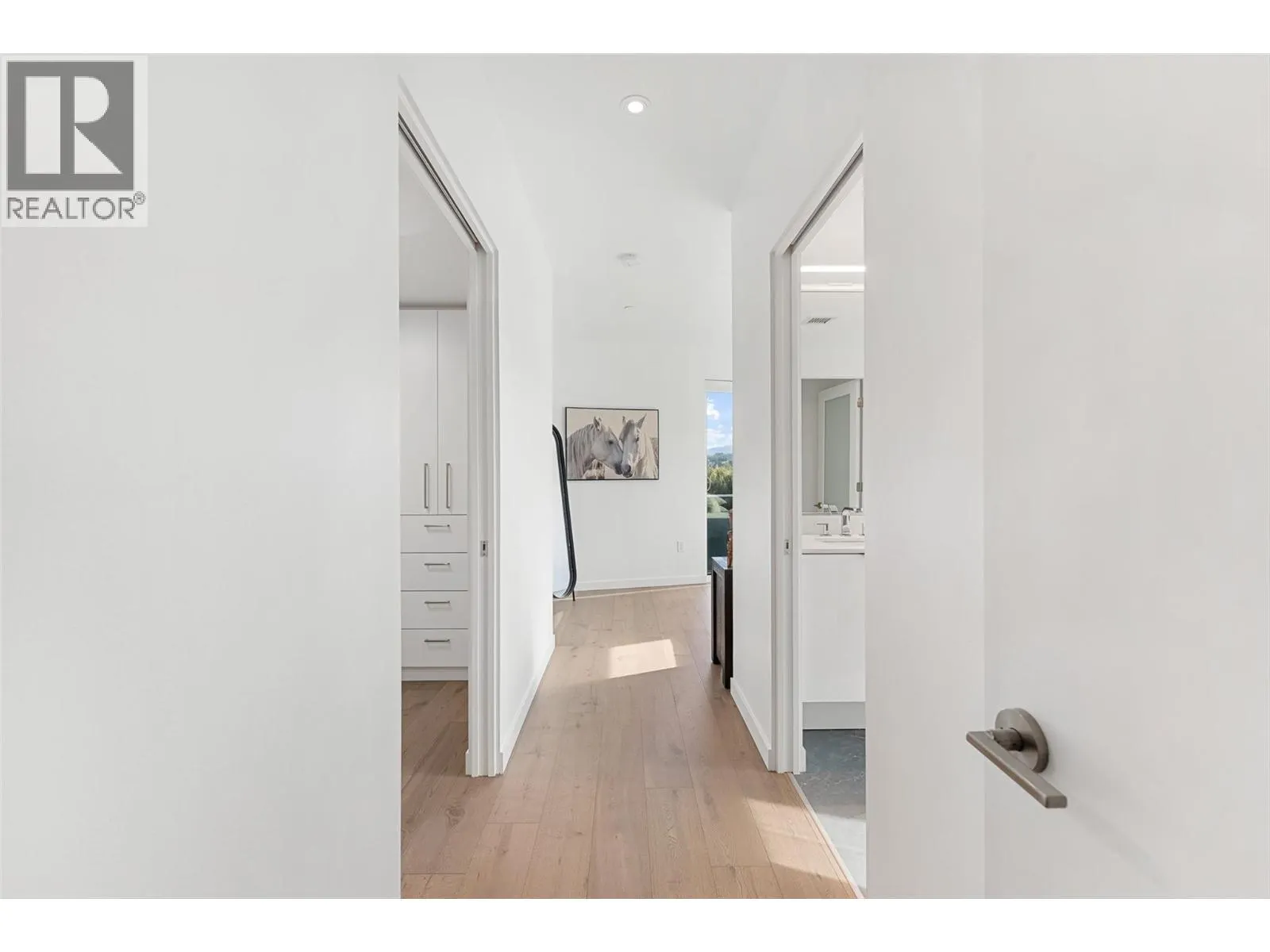4071 Lakeshore Road Unit# 402
