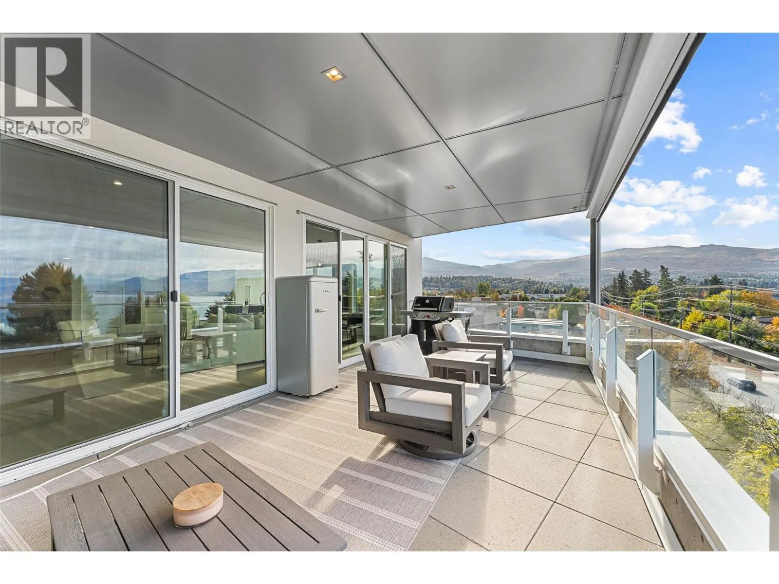 4071 Lakeshore Road Unit# 402