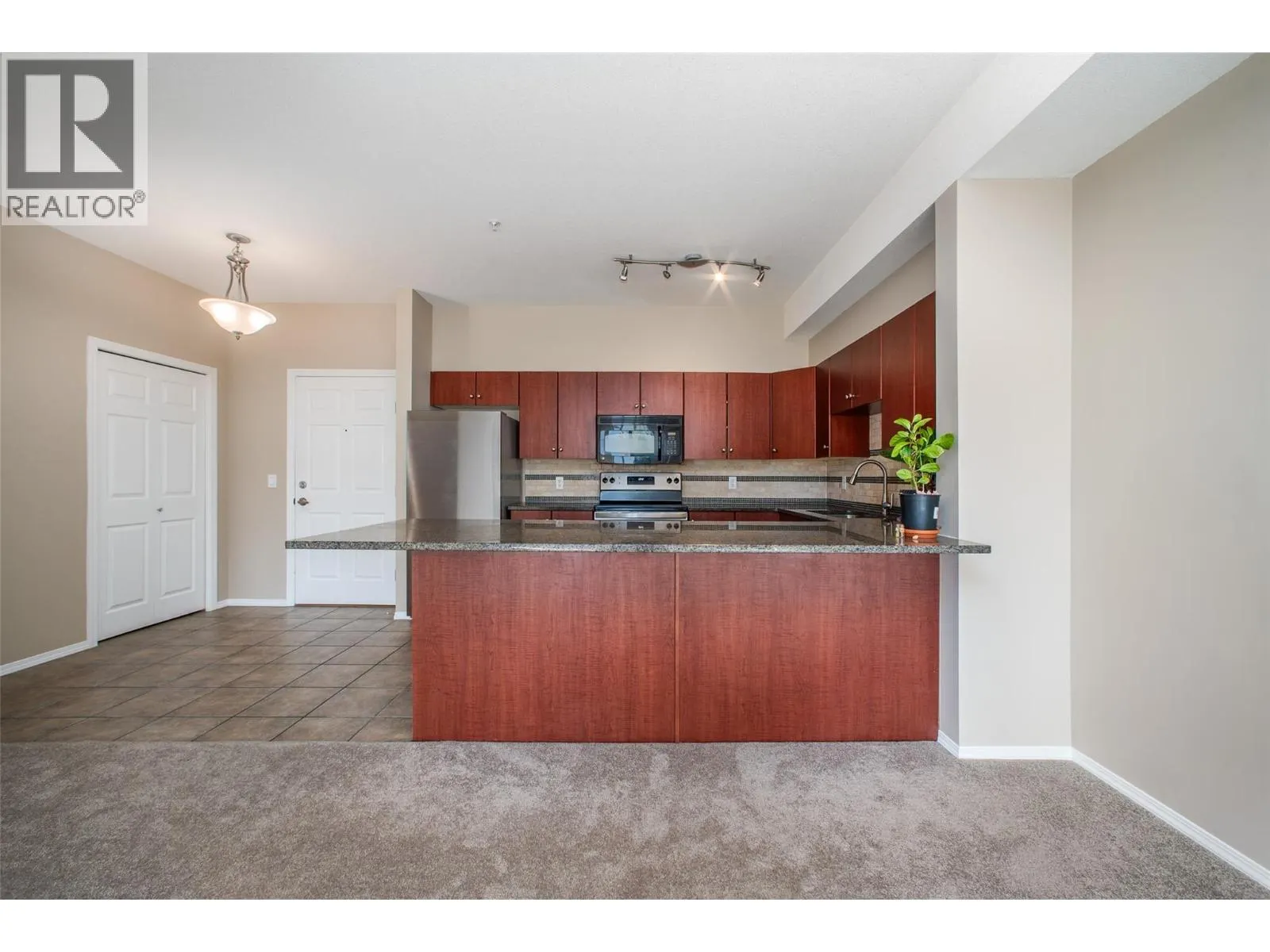 1875 Country Club Drive Unit# 1514