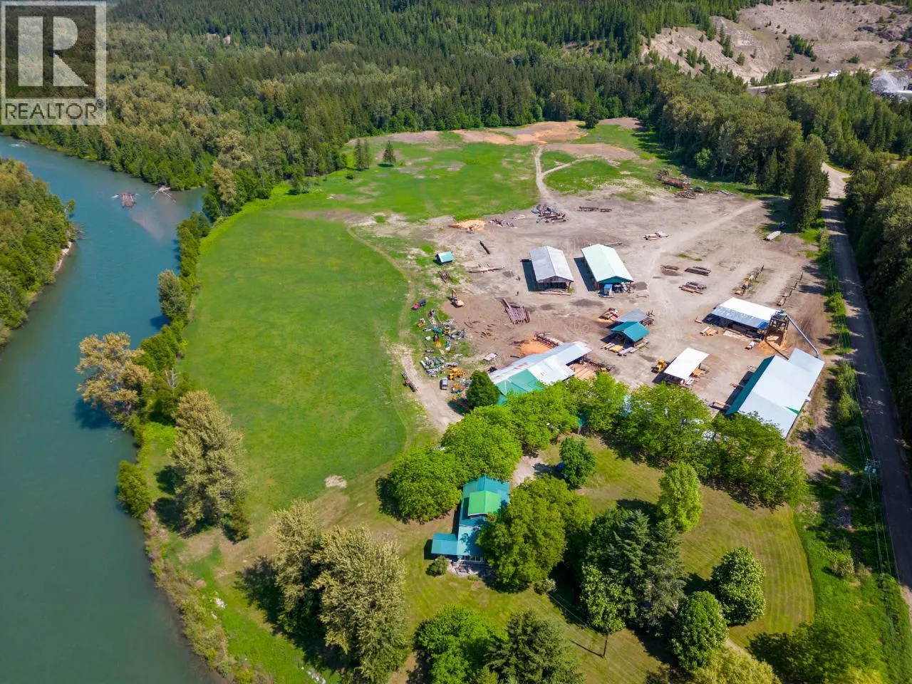 209 LARDEAU RIVER Road