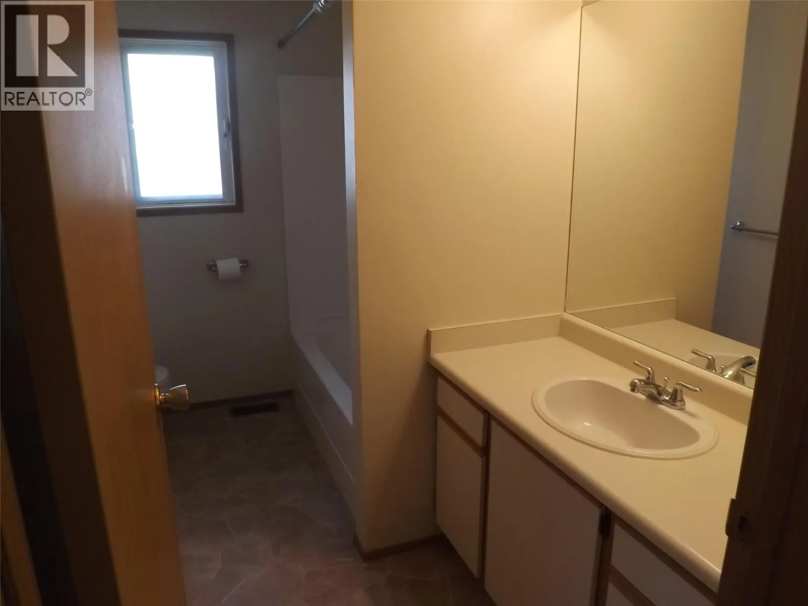 2051 Gladstone Drive