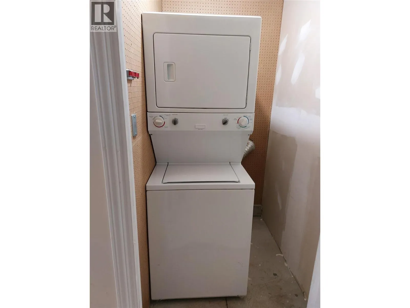 2051 Gladstone Drive