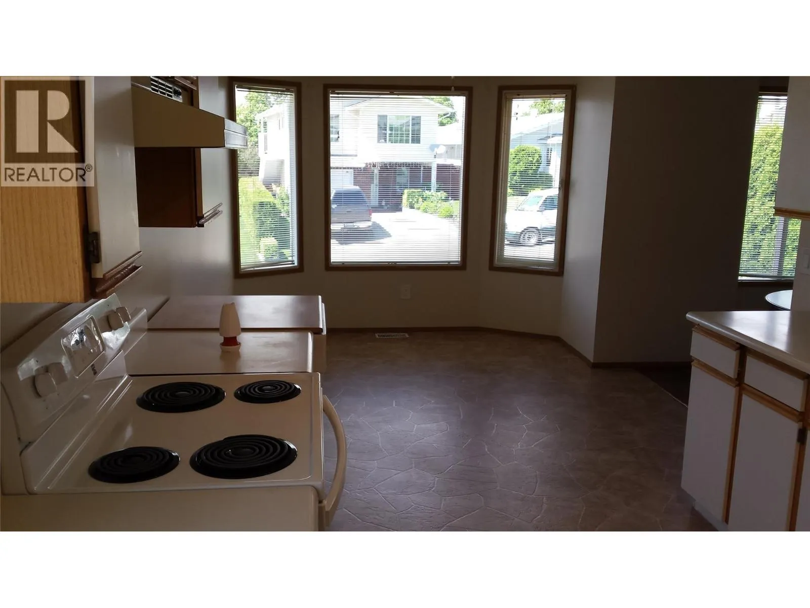 2051 Gladstone Drive