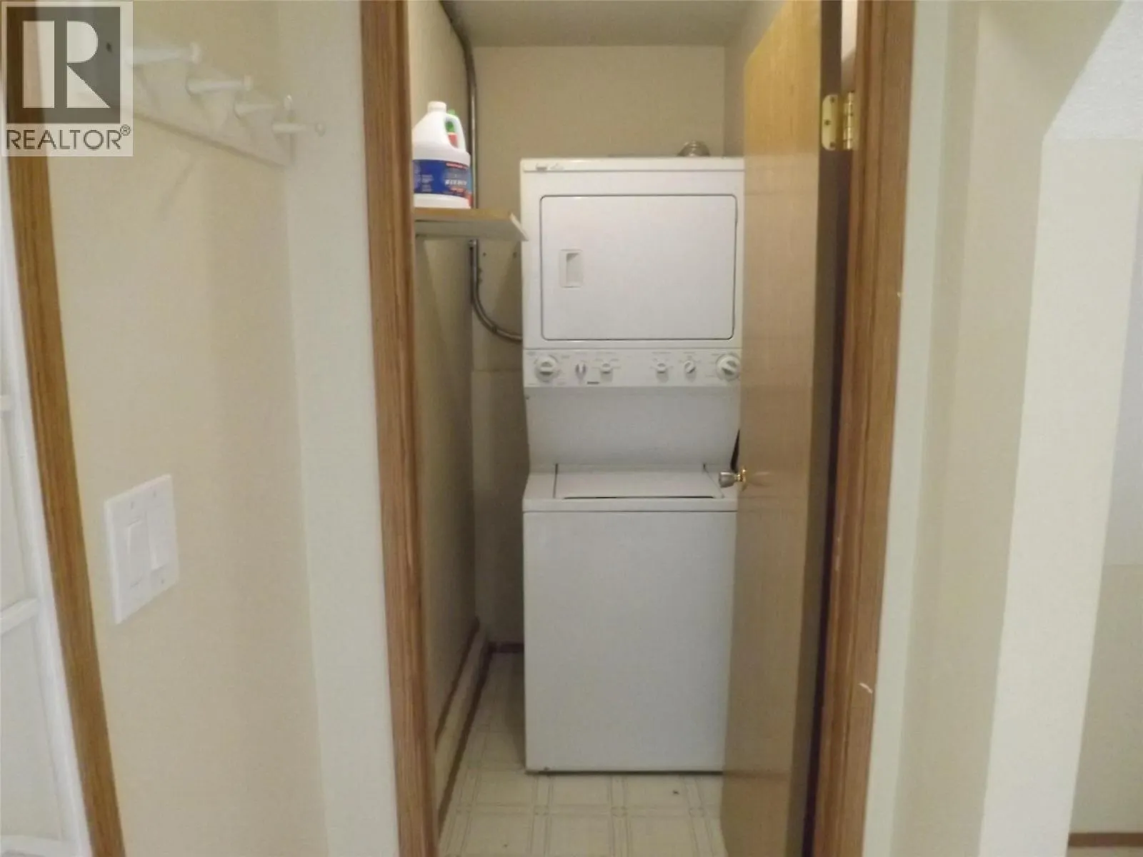 2051 Gladstone Drive