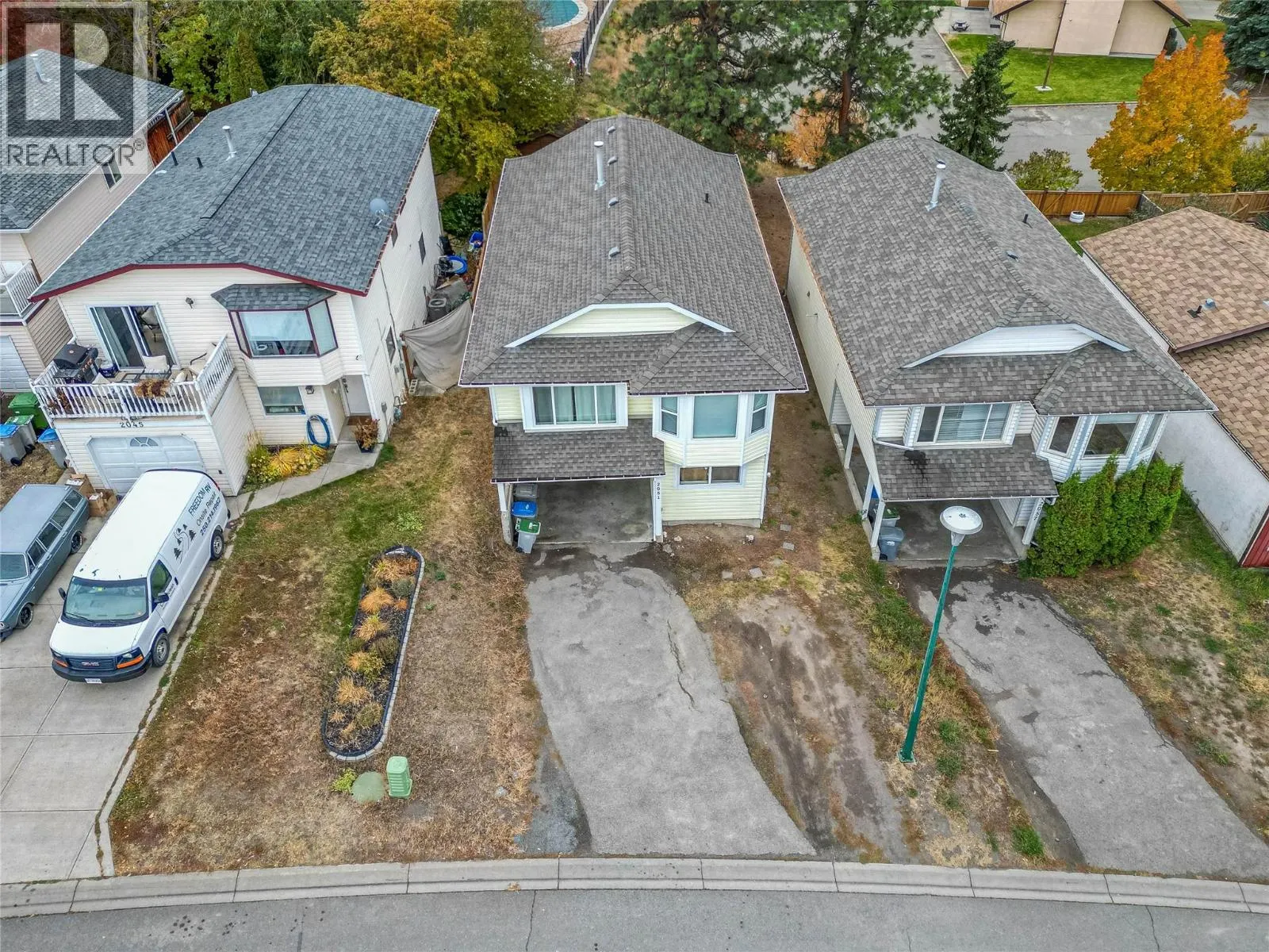 2051 Gladstone Drive