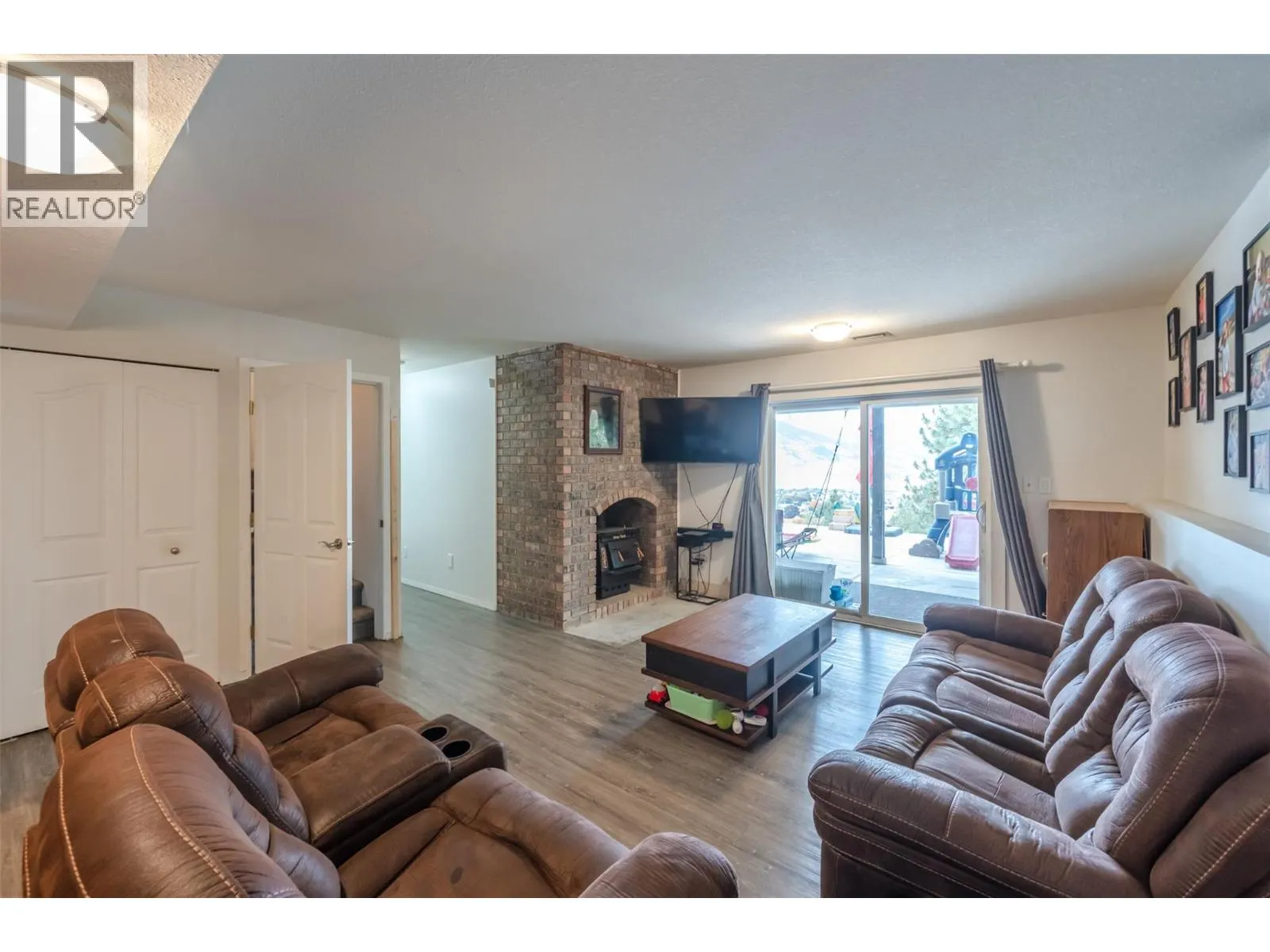 138 EVERGREEN Crescent