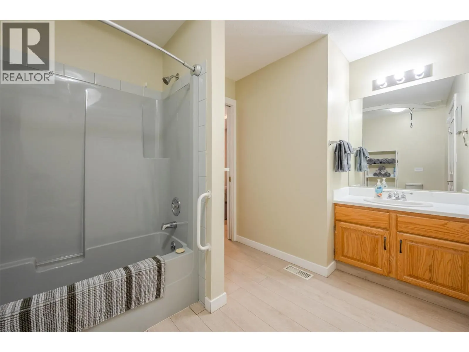 138 EVERGREEN Crescent