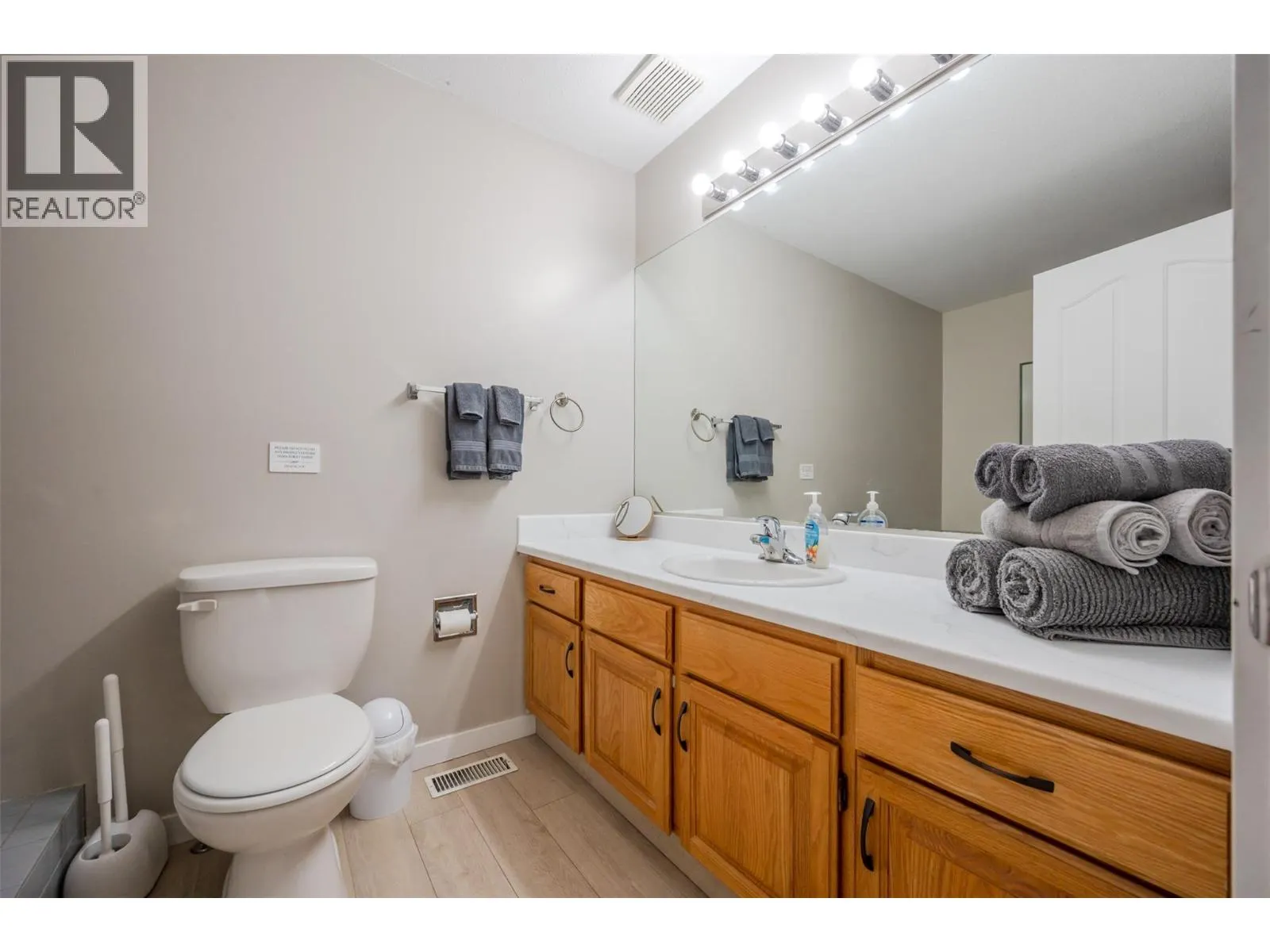 138 EVERGREEN Crescent