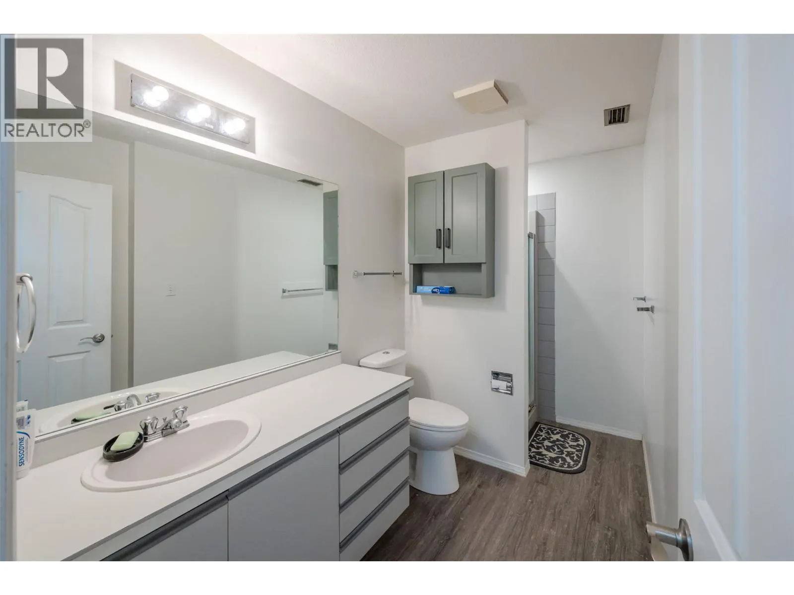 138 EVERGREEN Crescent