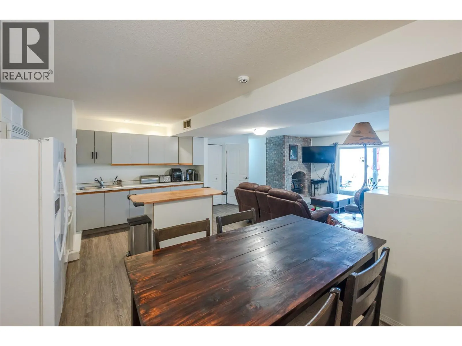 138 EVERGREEN Crescent