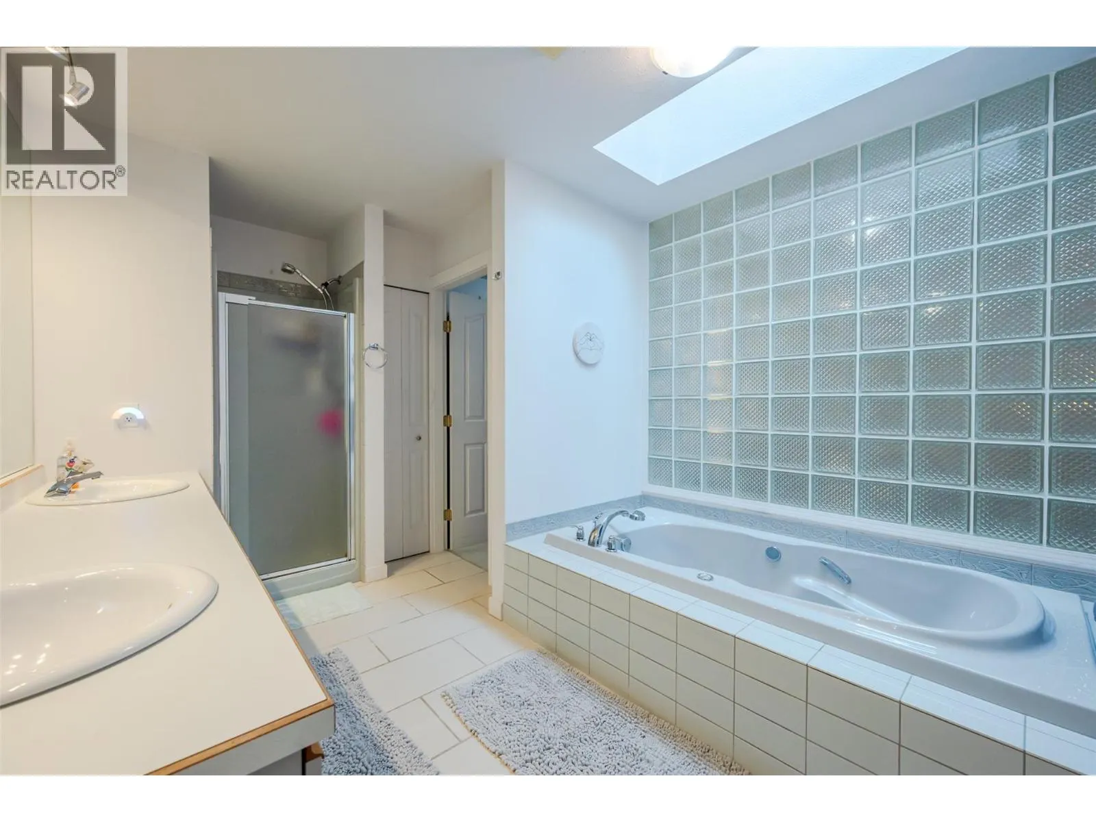 138 EVERGREEN Crescent