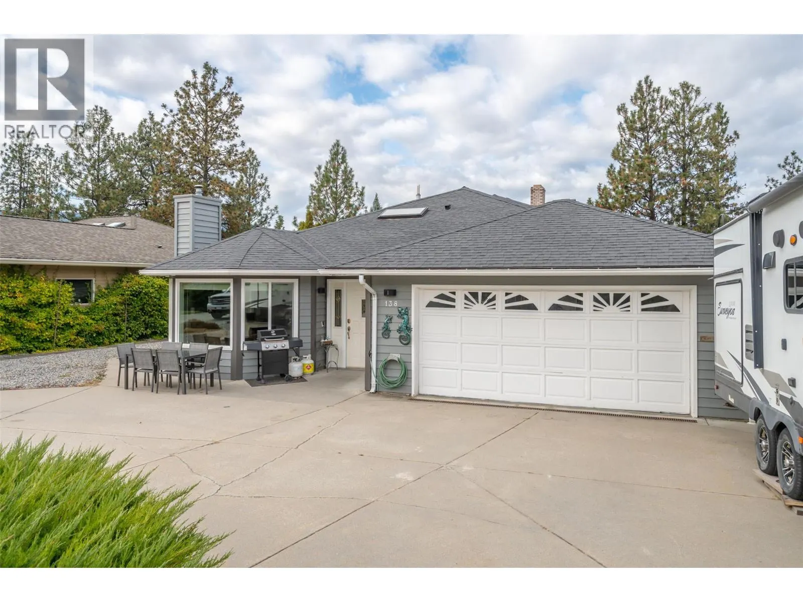 138 EVERGREEN Crescent