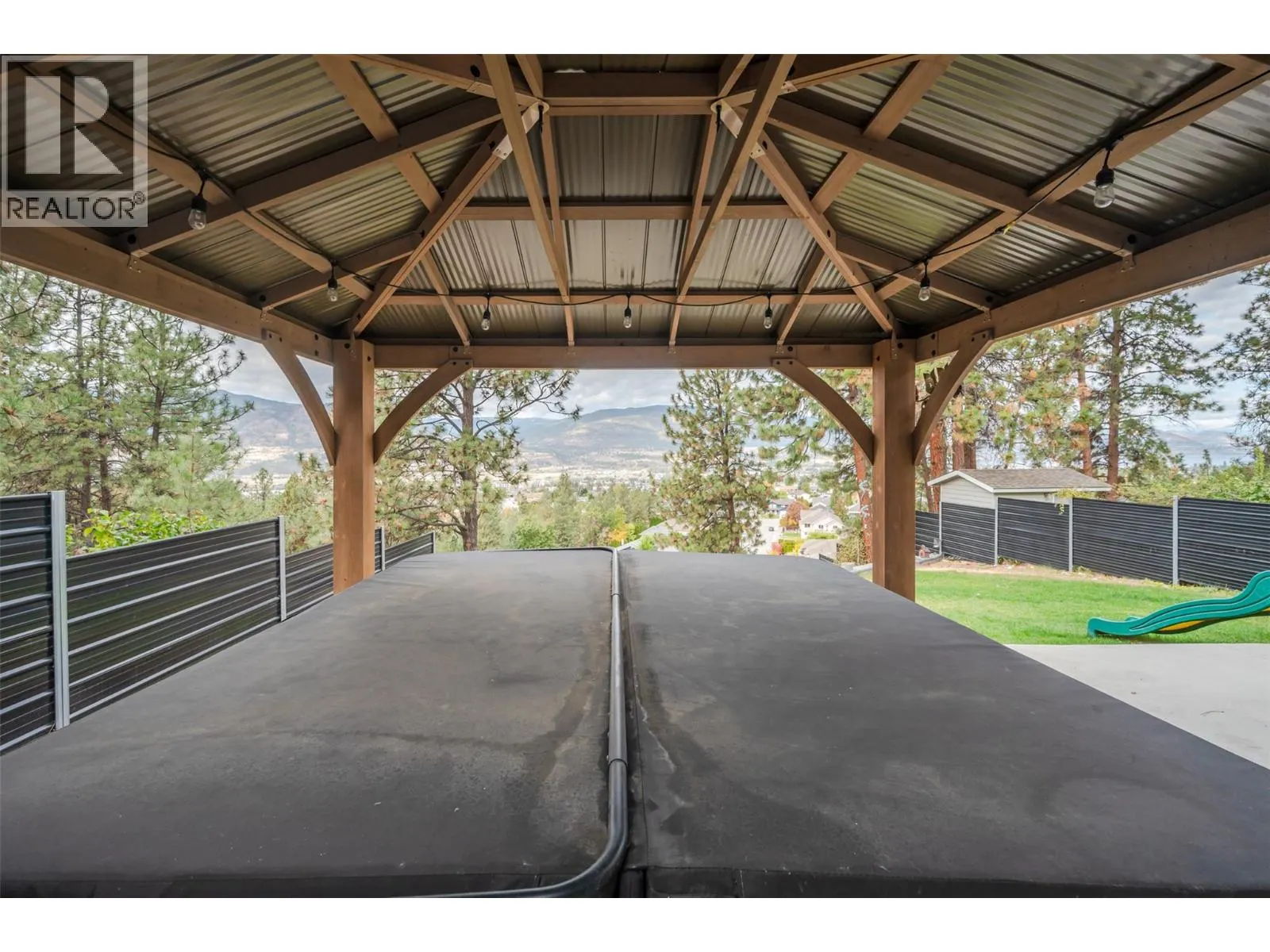 138 EVERGREEN Crescent