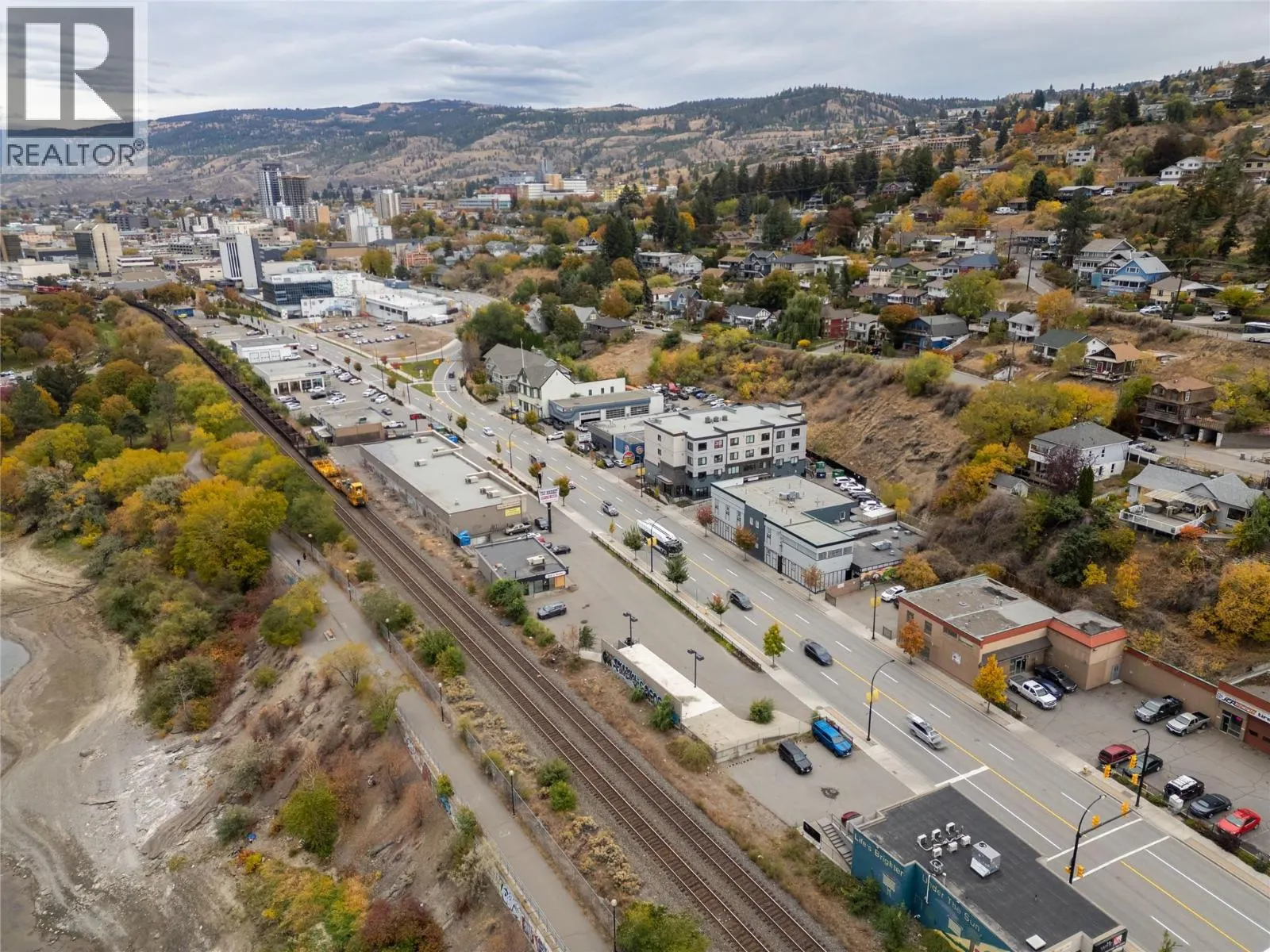 260 VICTORIA  W Street