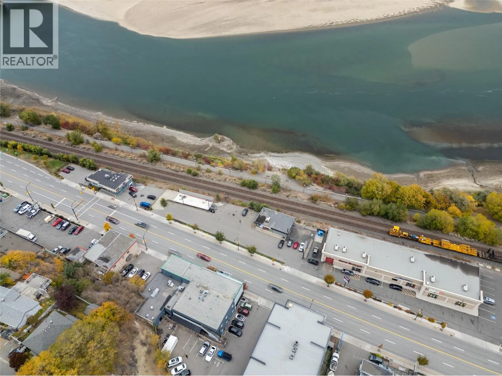 260 VICTORIA  W Street