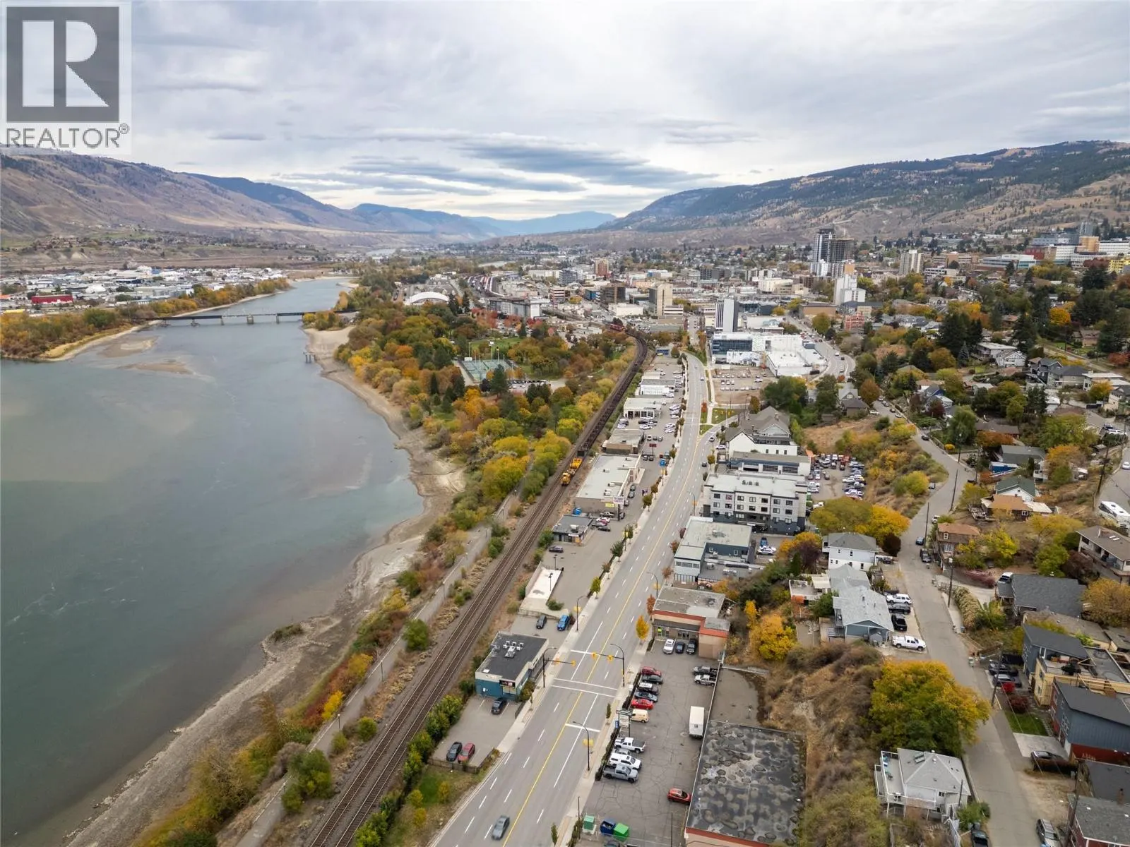 260 VICTORIA  W Street