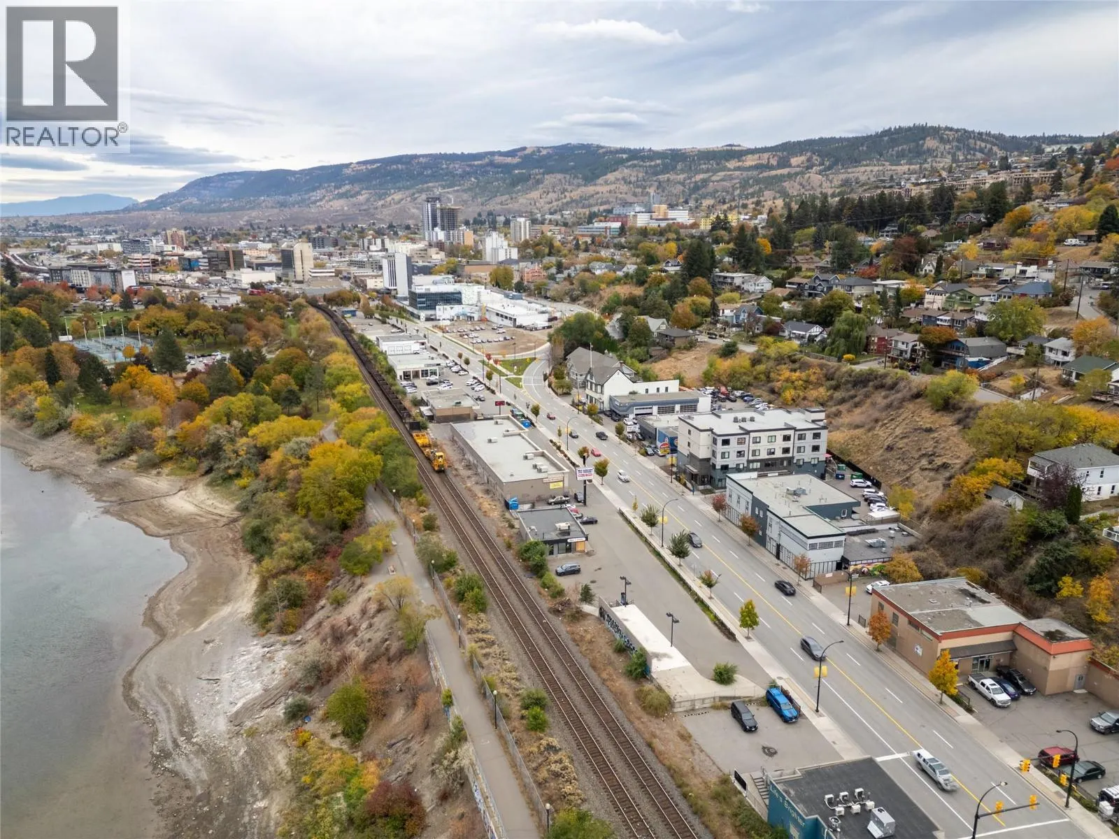 260 VICTORIA  W Street