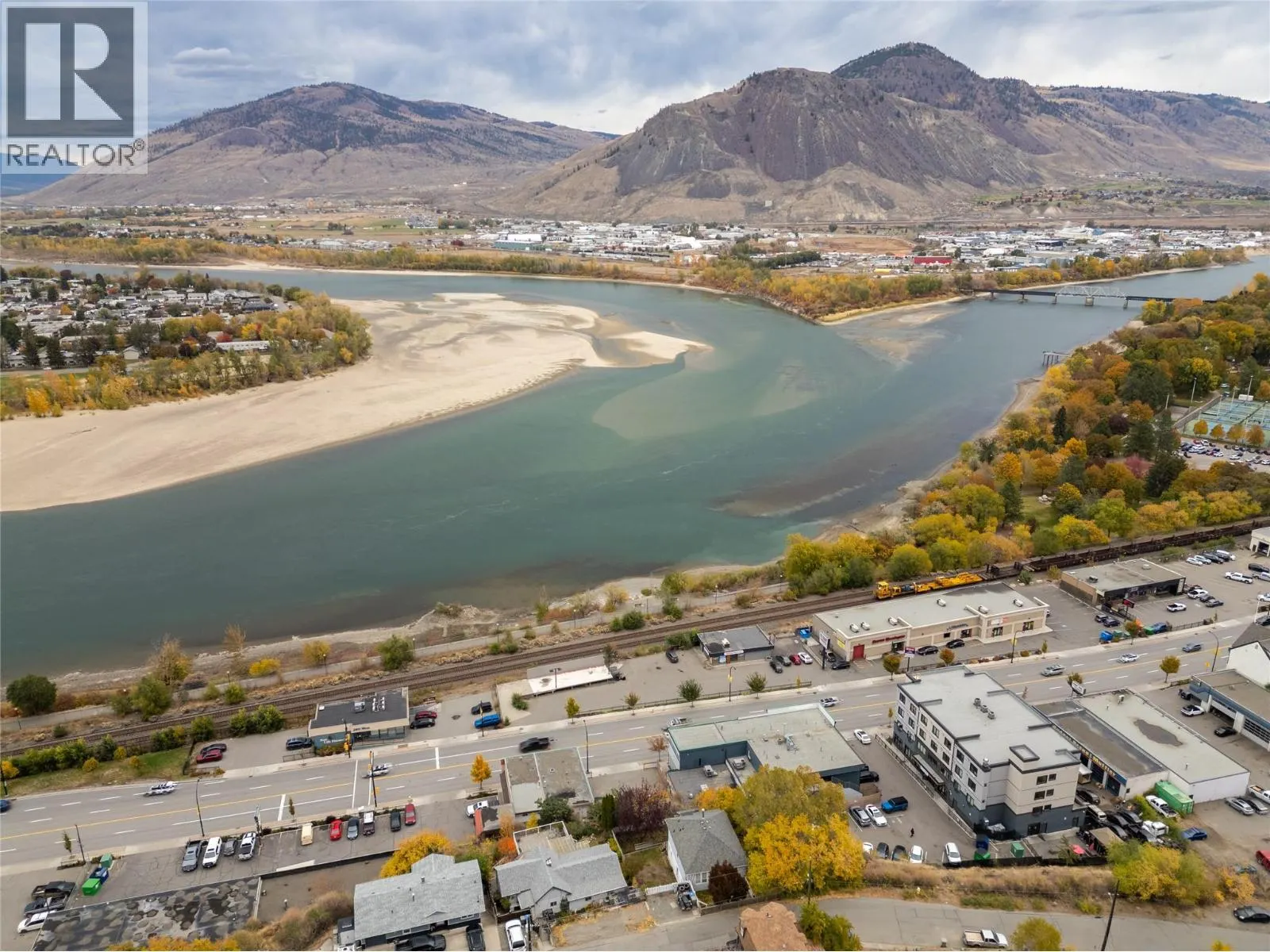 260 VICTORIA  W Street