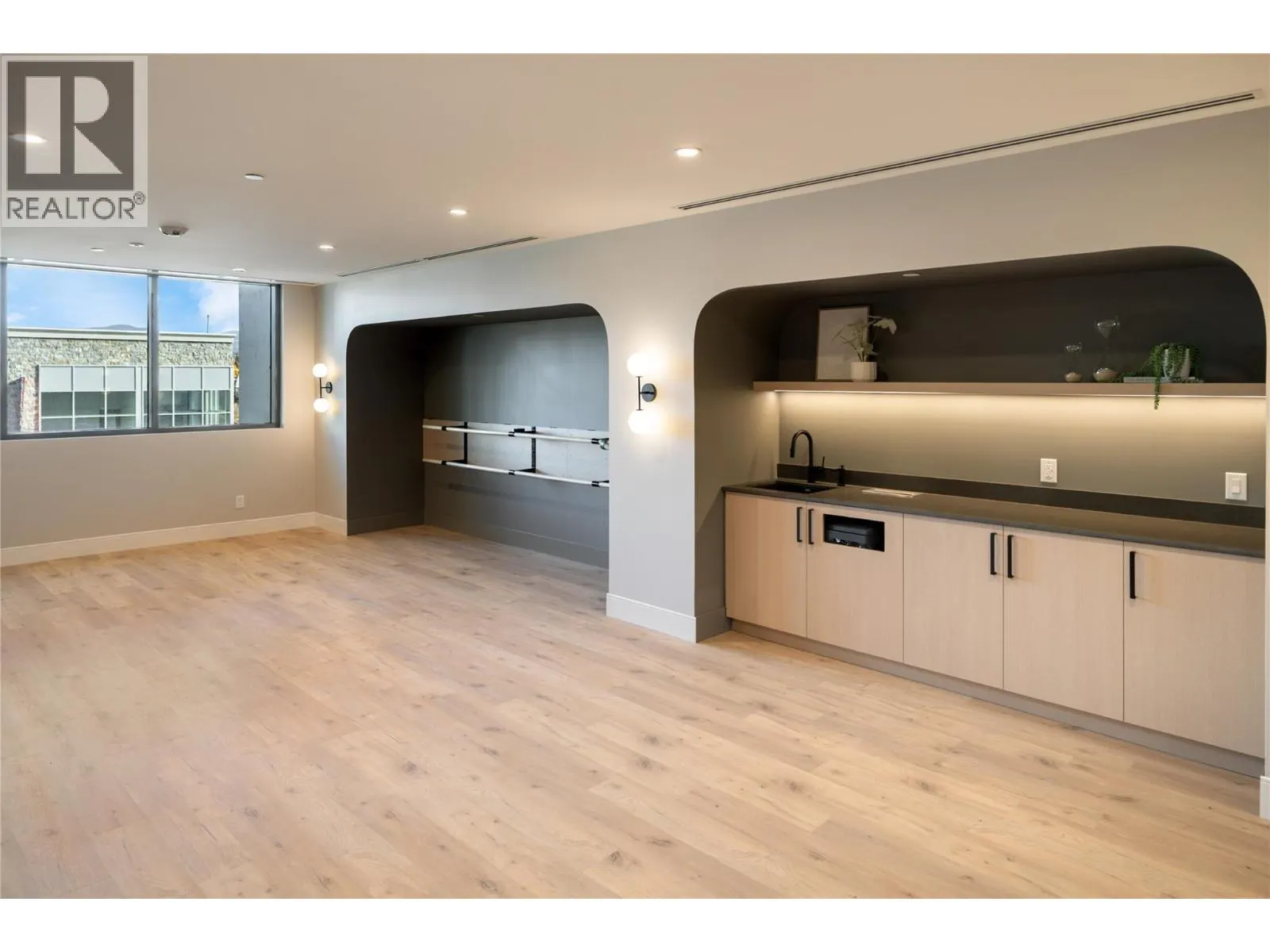 3340 Lakeshore Road Unit# 715